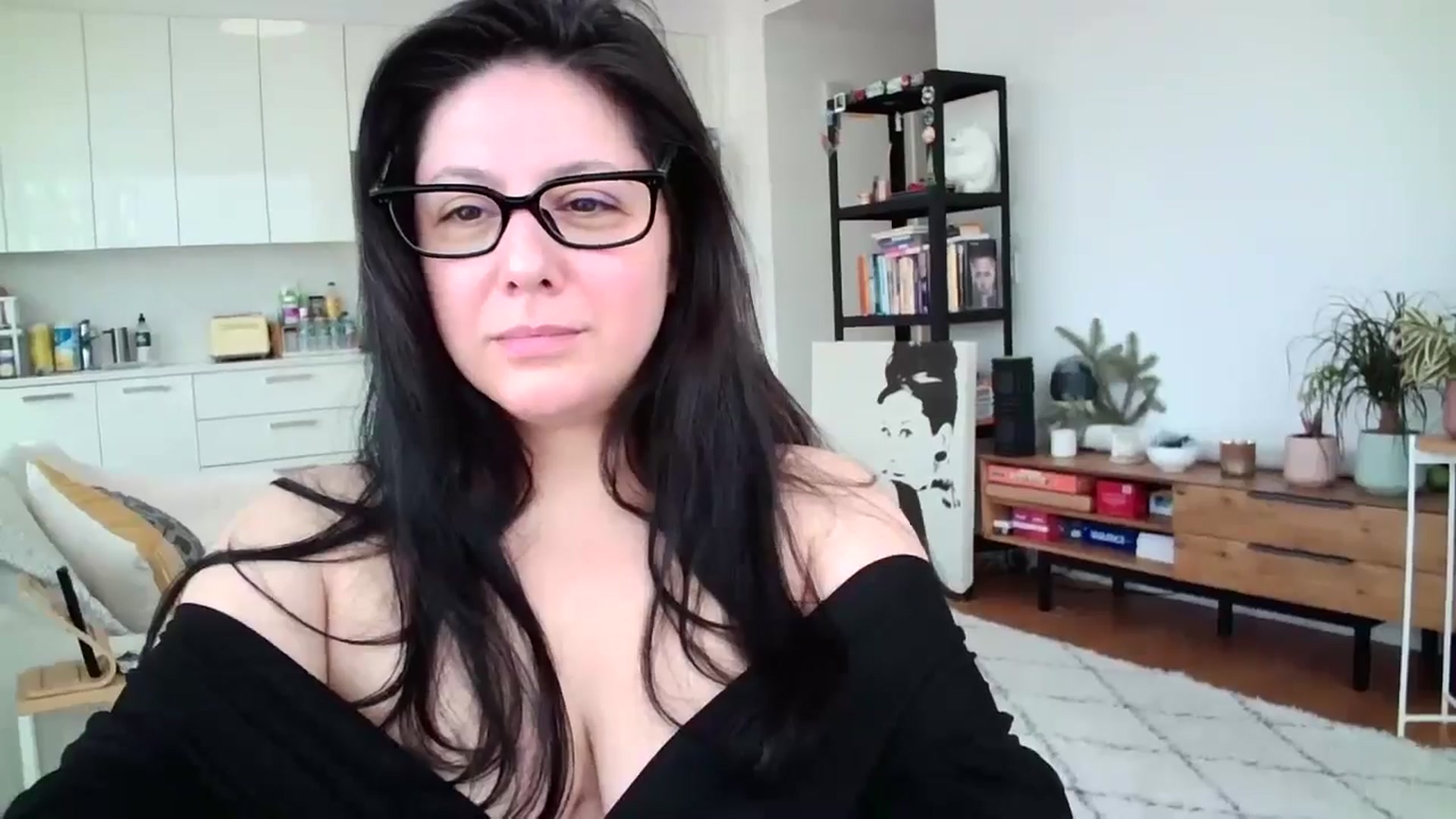 Gallery image thumbnail from SILKYWOMAN's myfreecams stream on, 01/28/2025, 15:48 image 9 of 20