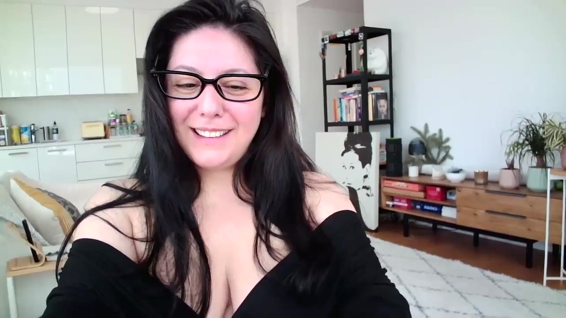 Gallery image thumbnail from SILKYWOMAN's myfreecams stream on, 01/28/2025, 15:48 image 8 of 20