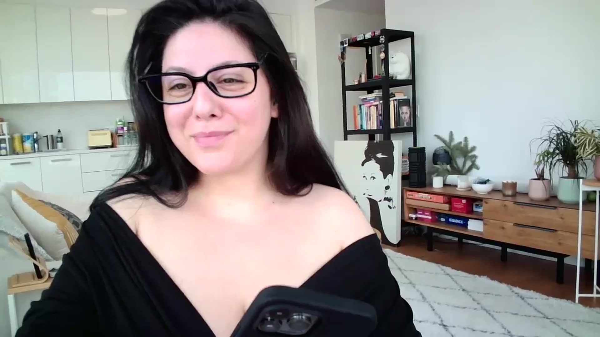 Gallery image thumbnail from SILKYWOMAN's myfreecams stream on, 01/28/2025, 15:48 image 6 of 20