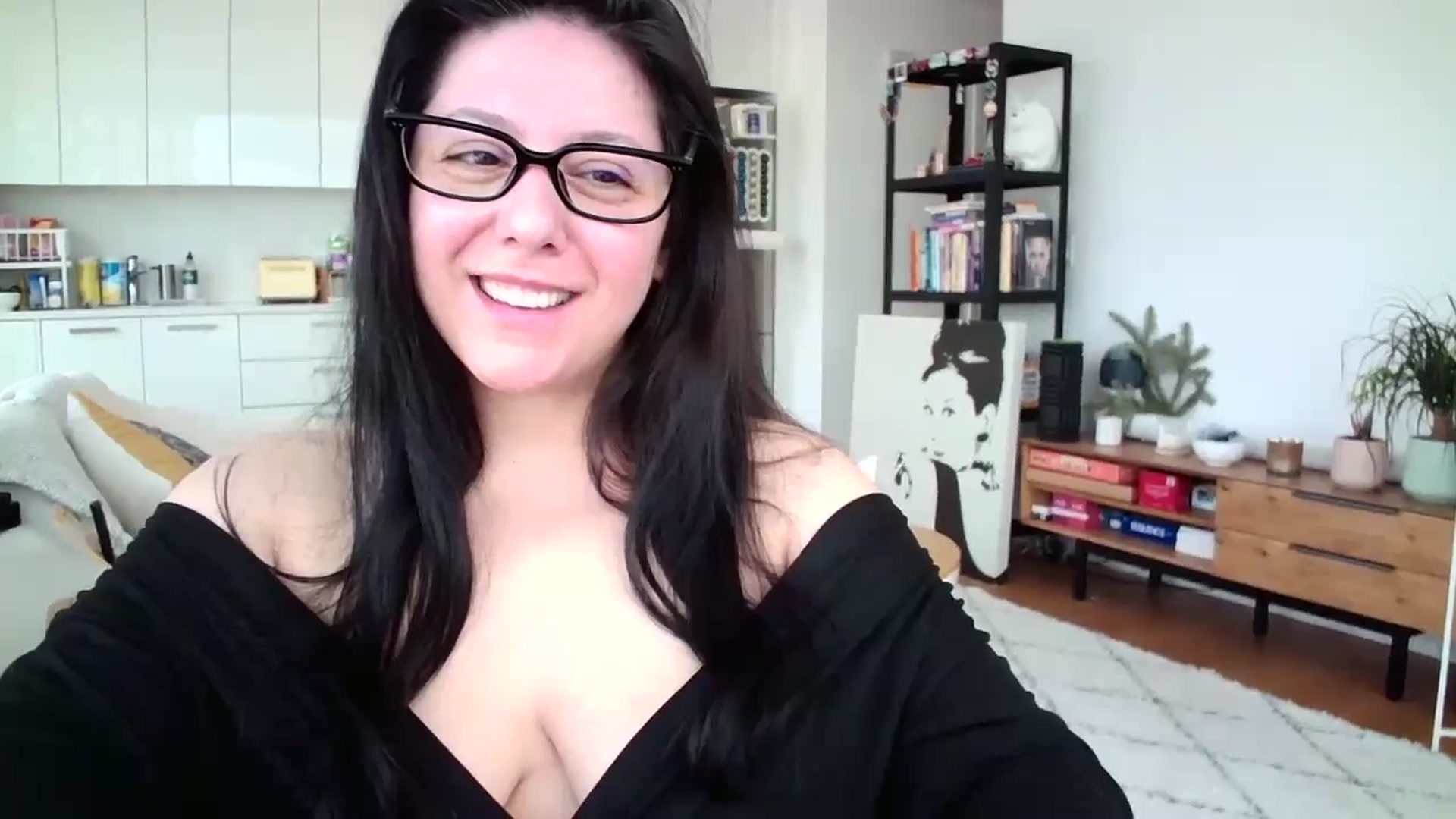 Gallery image thumbnail from SILKYWOMAN's myfreecams stream on, 01/28/2025, 15:48 image 14 of 20