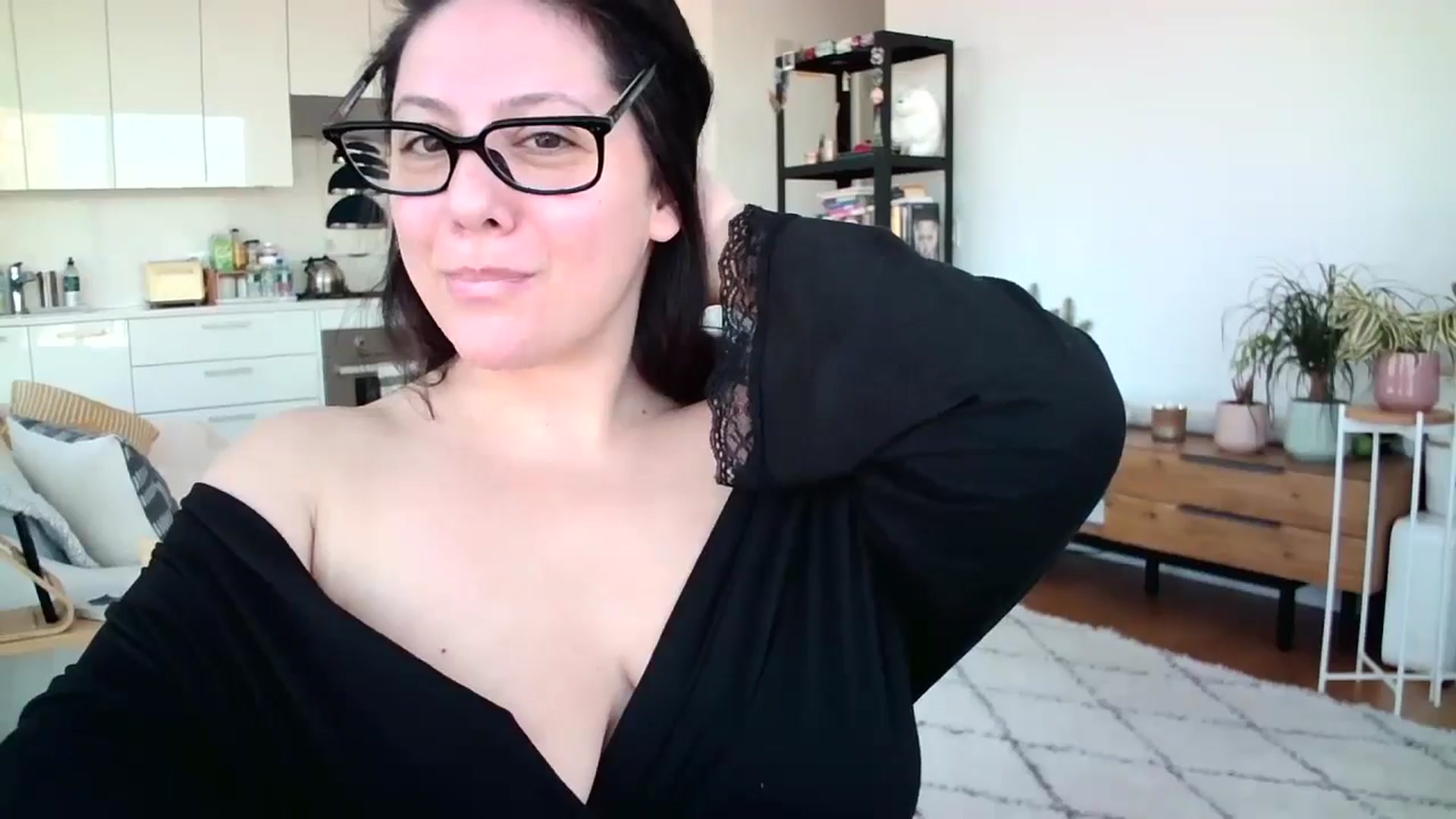 Gallery image thumbnail from SILKYWOMAN's myfreecams stream on, 01/30/2025, 14:03 image 13 of 20
