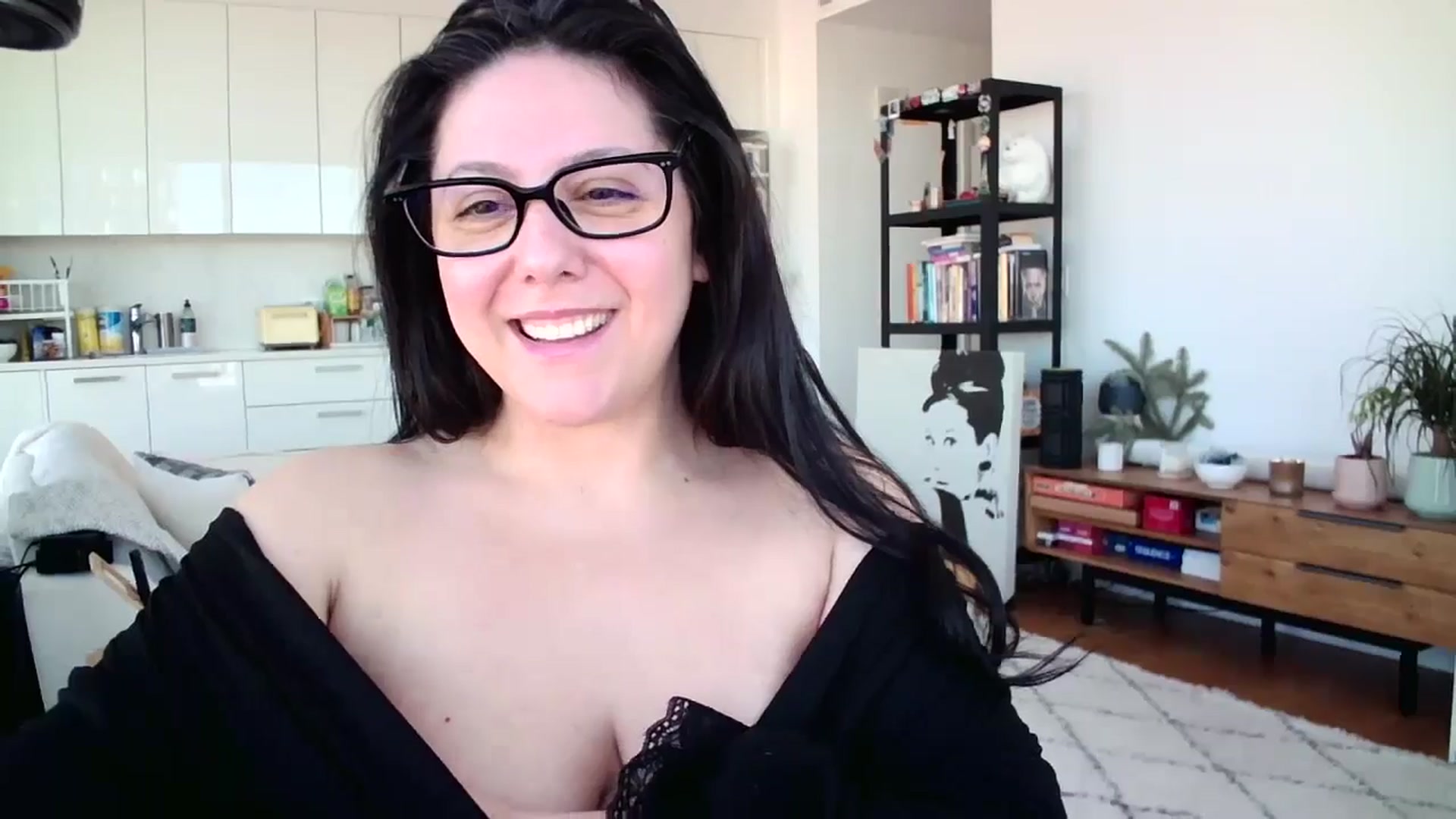 Gallery image thumbnail from SILKYWOMAN's myfreecams stream on, 01/30/2025, 16:31 image 18 of 20