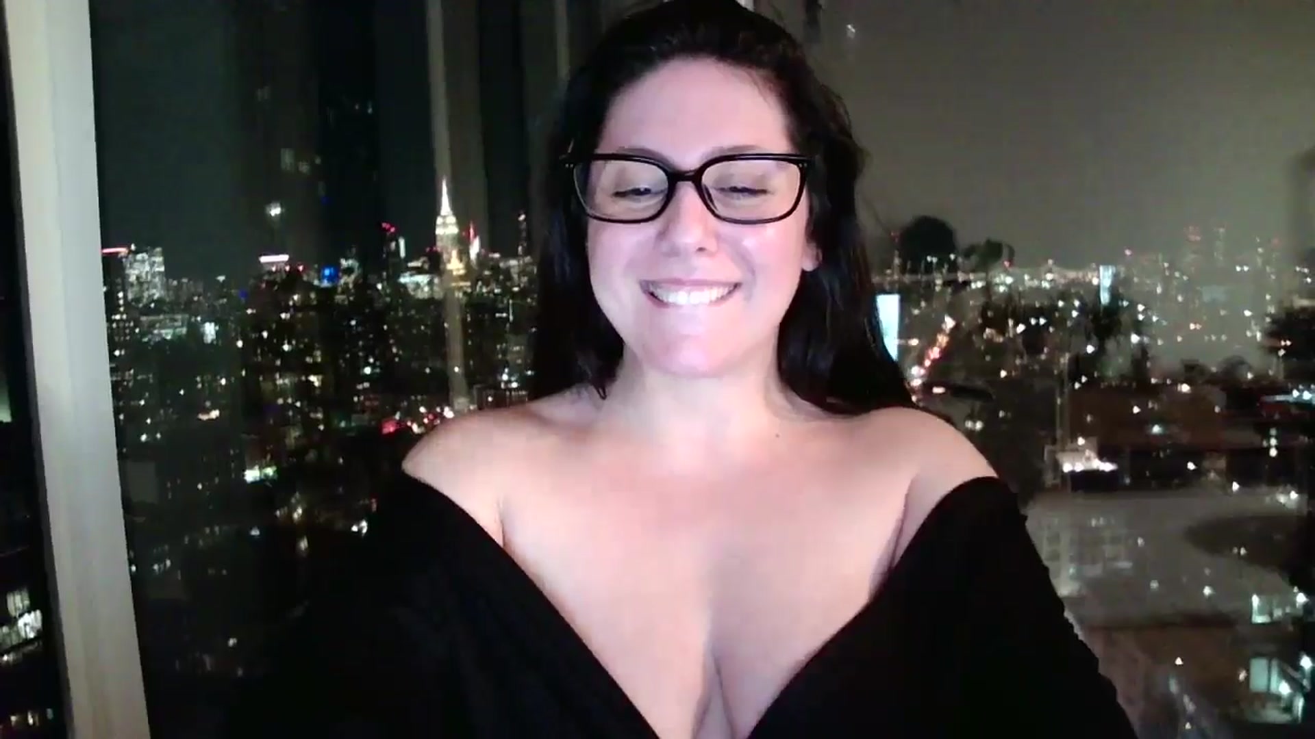 Gallery image thumbnail from SILKYWOMAN's myfreecams stream on, 01/31/2025, 24:14 image 3 of 20