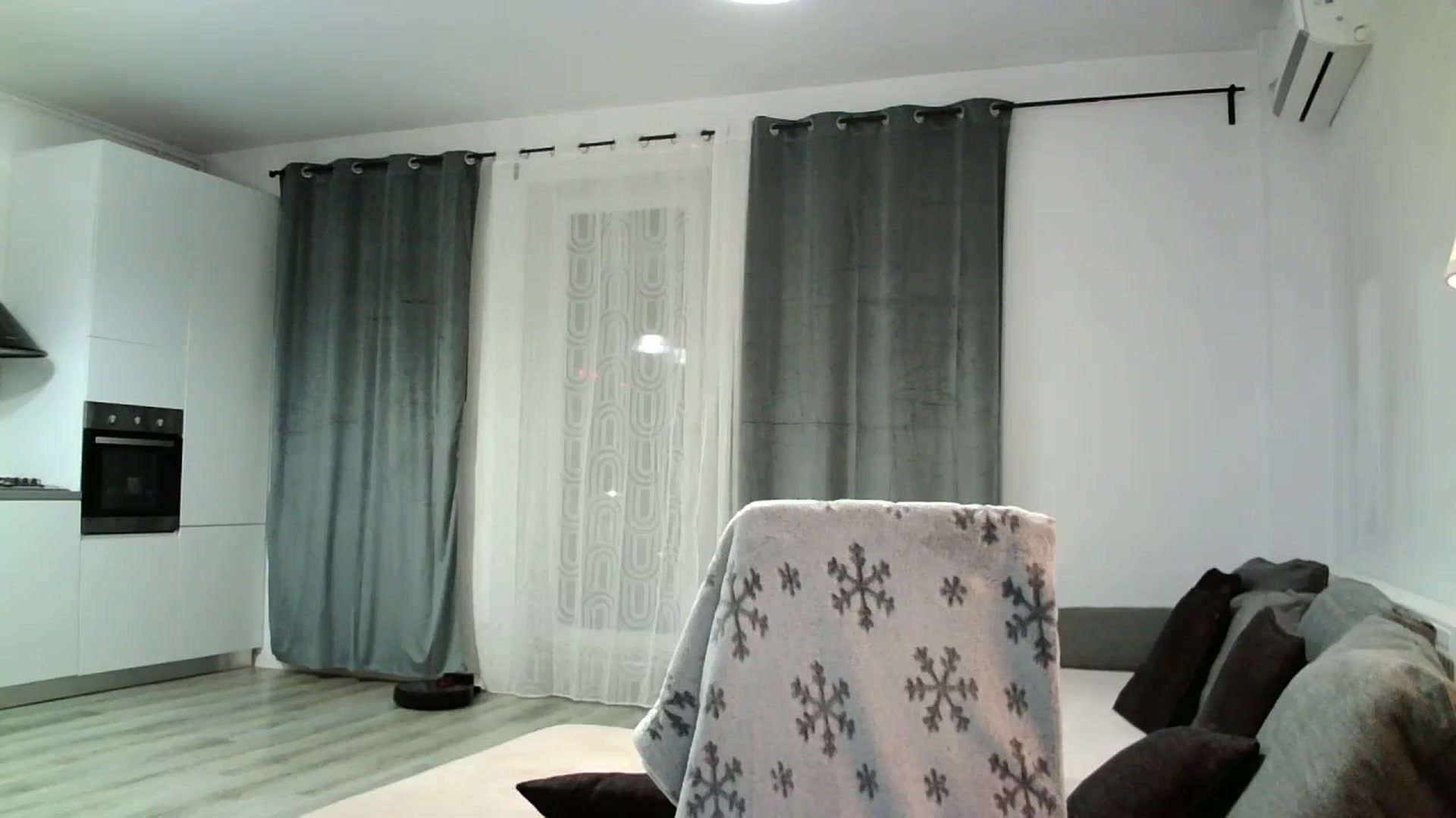 Gallery image thumbnail from SILKYWOMAN's myfreecams stream on, 05/01/2025, 18:51 image 17 of 20