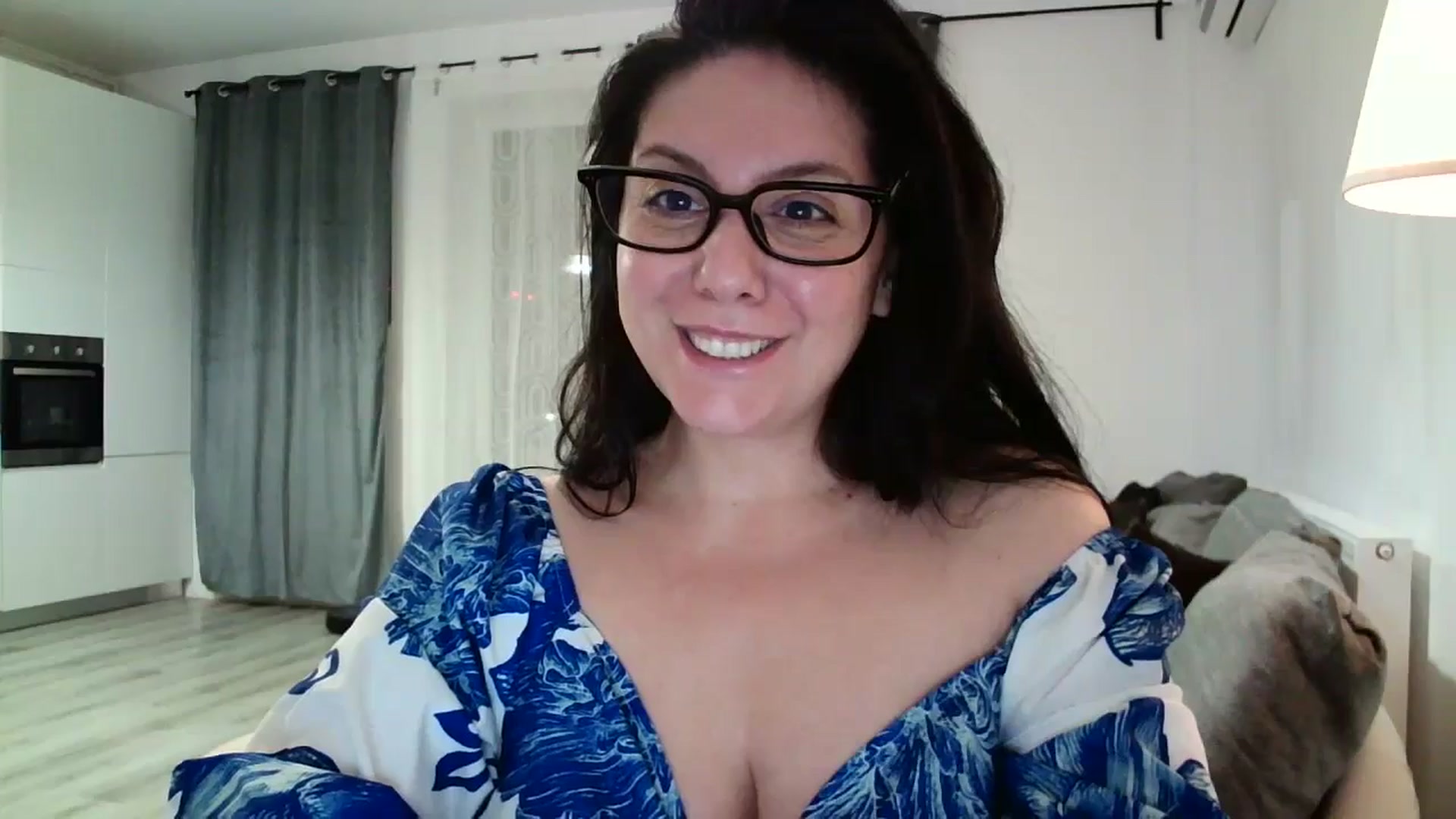 Gallery image thumbnail from SILKYWOMAN's myfreecams stream on, 05/01/2025, 21:09 image 7 of 20