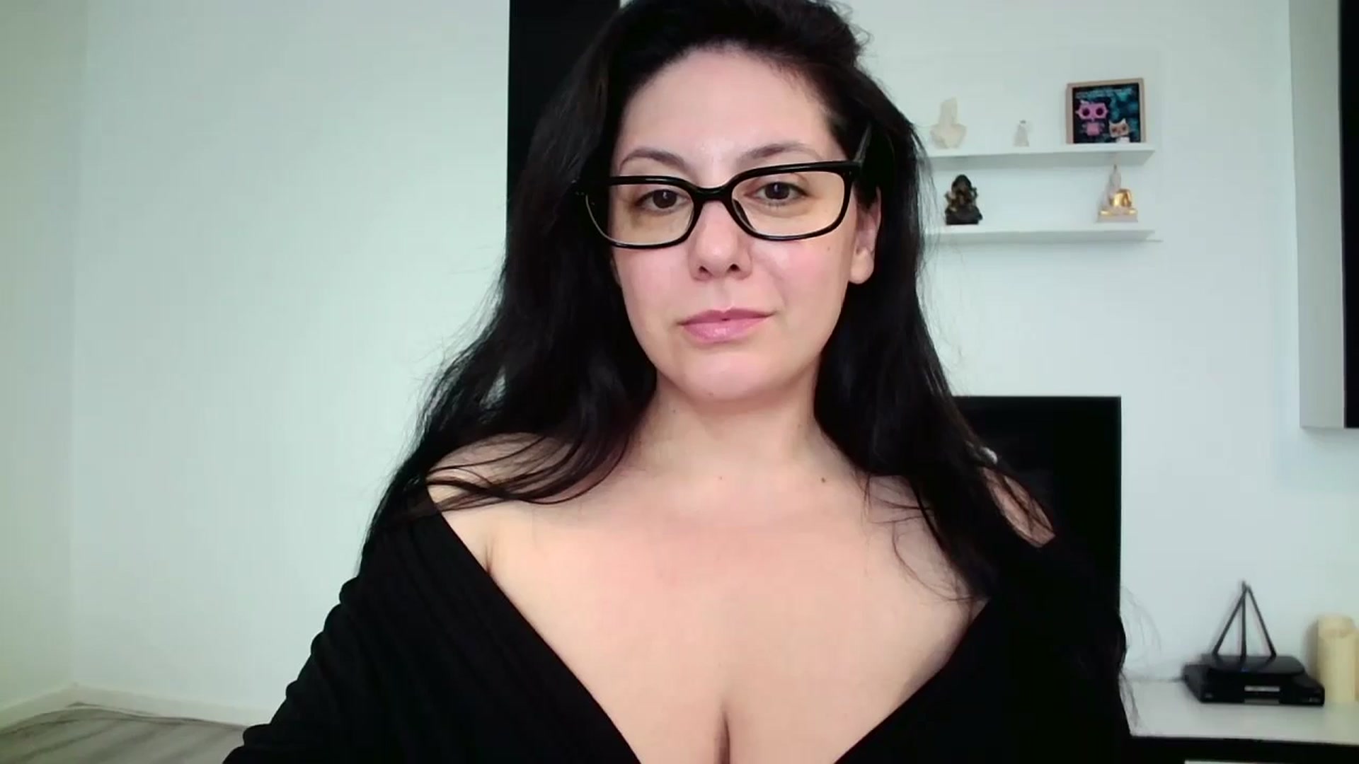 Gallery image thumbnail from SILKYWOMAN's myfreecams stream on, 05/03/2025, 14:20 image 12 of 20
