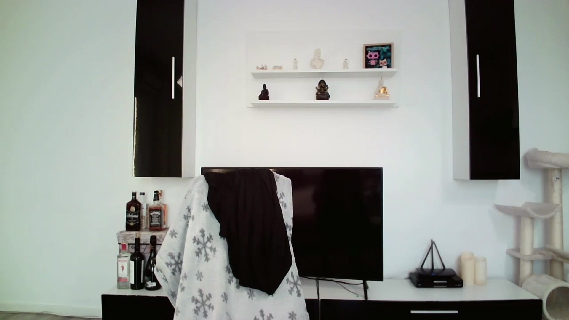 Gallery image thumbnail from SILKYWOMAN's myfreecams stream on, 05/03/2025, 16:45 image 17 of 20