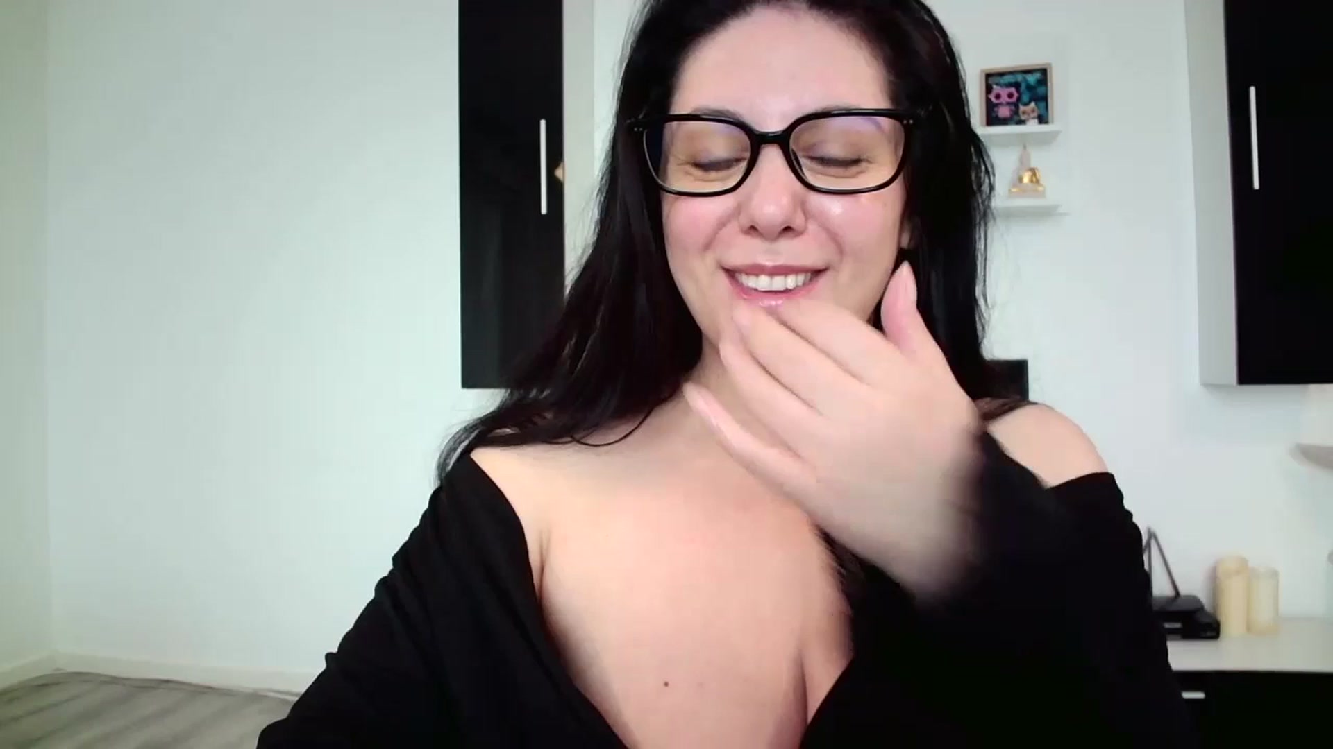 Gallery image thumbnail from SILKYWOMAN's myfreecams stream on, 05/04/2025, 14:39 image 1 of 20