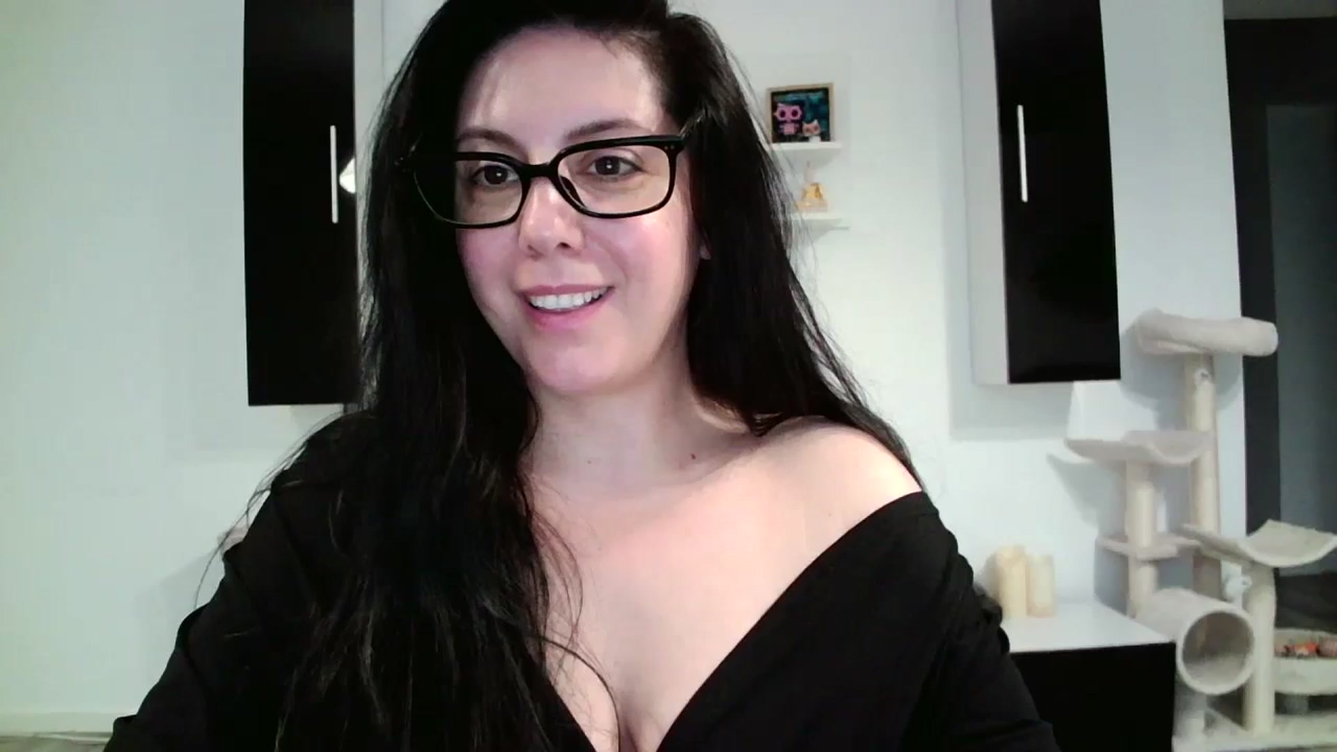 Gallery image thumbnail from SILKYWOMAN's myfreecams stream on, 05/04/2025, 17:56 image 17 of 20