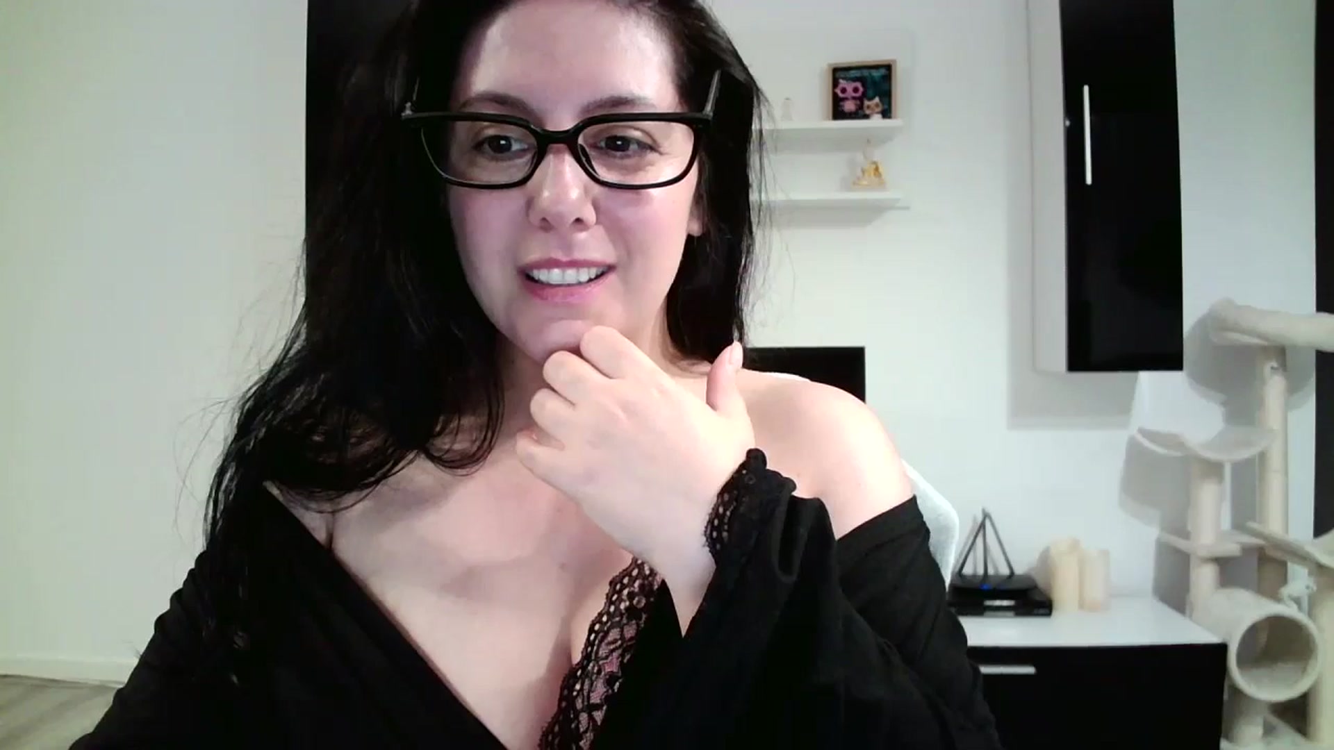Gallery image thumbnail from SILKYWOMAN's myfreecams stream on, 05/07/2025, 18:21 image 4 of 20