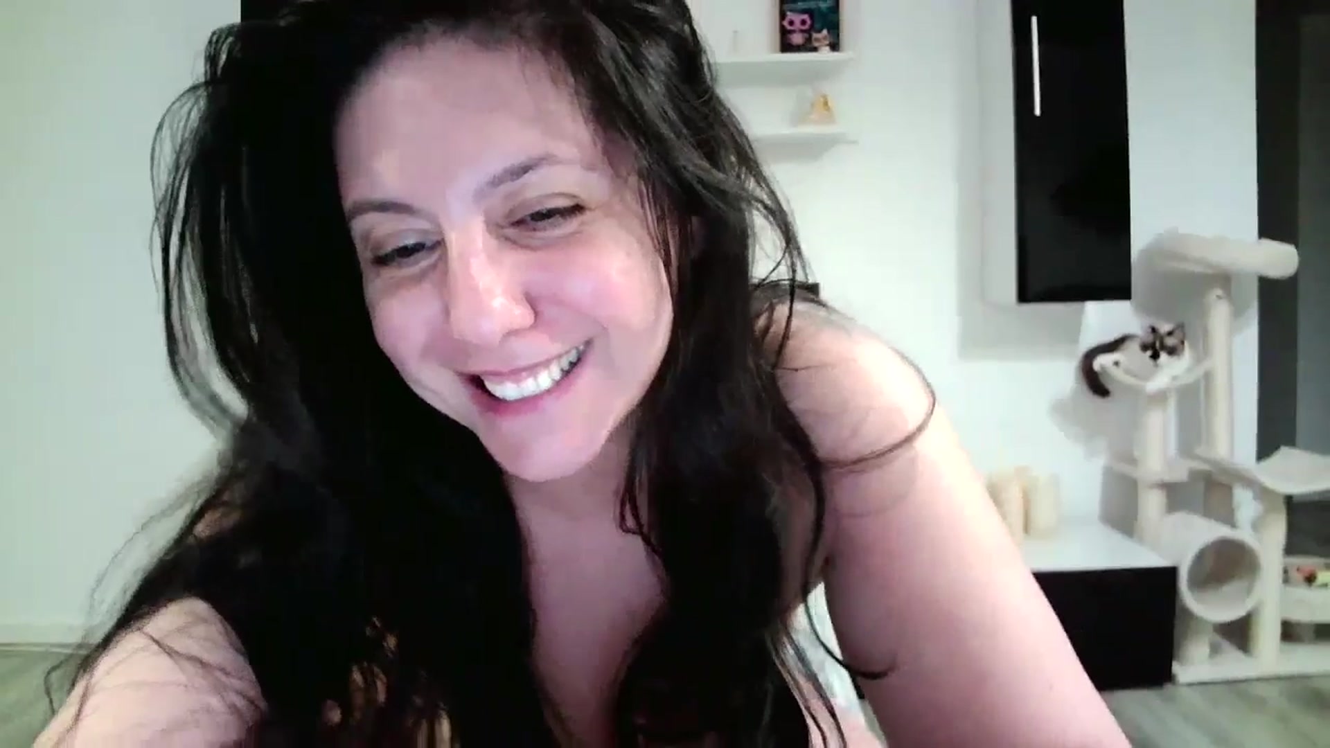 Gallery image thumbnail from SILKYWOMAN's myfreecams stream on, 05/08/2025, 19:26 image 11 of 20