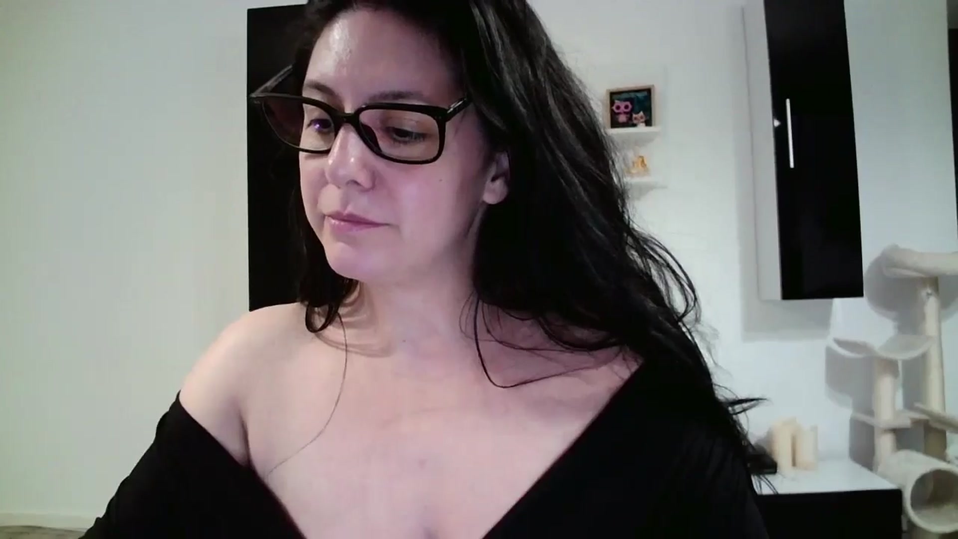 Gallery image thumbnail from SILKYWOMAN's myfreecams stream on, 05/09/2025, 20:40 image 2 of 20