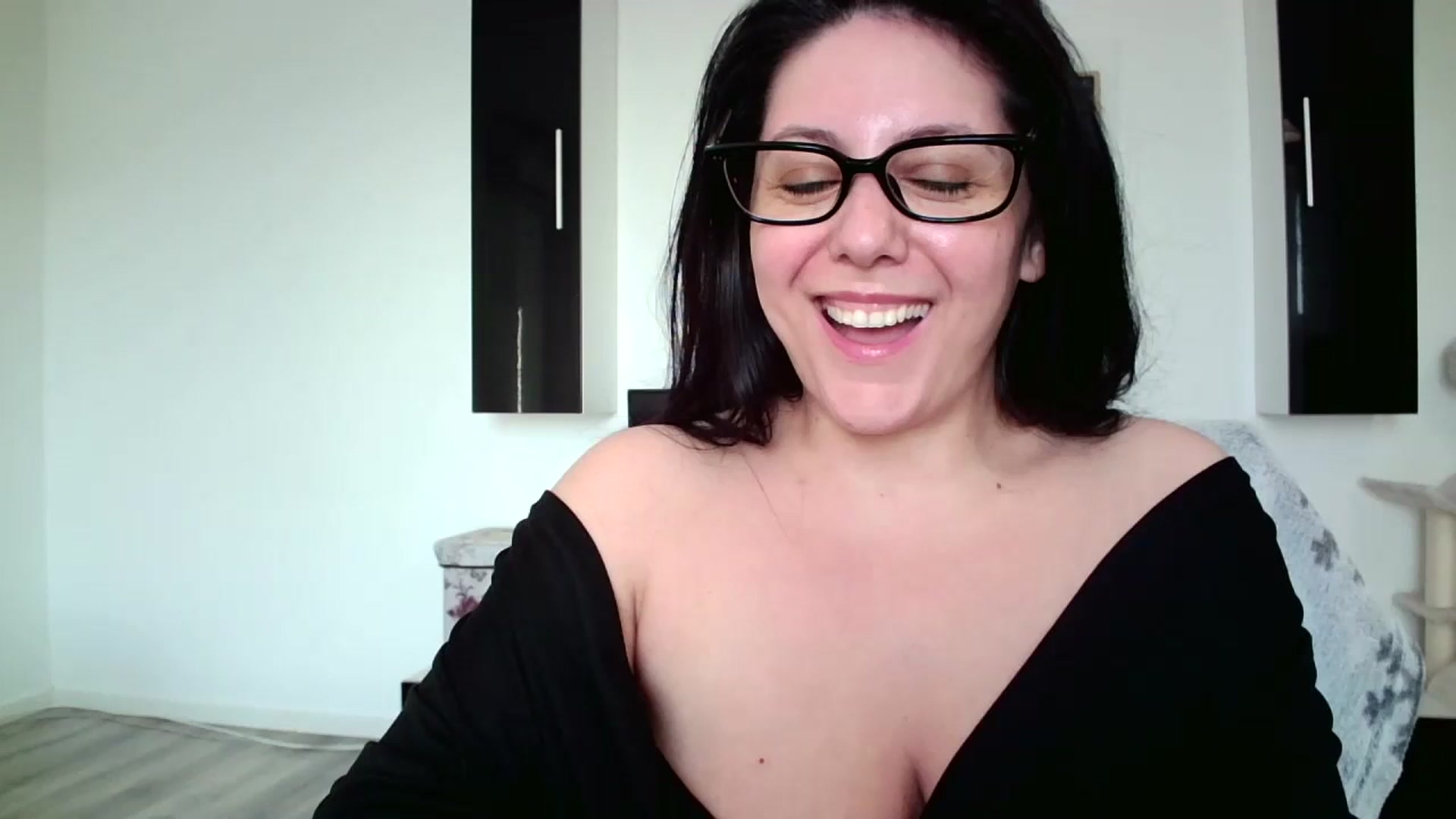 Gallery image thumbnail from SILKYWOMAN's myfreecams stream on, 05/11/2025, 15:41 image 17 of 20