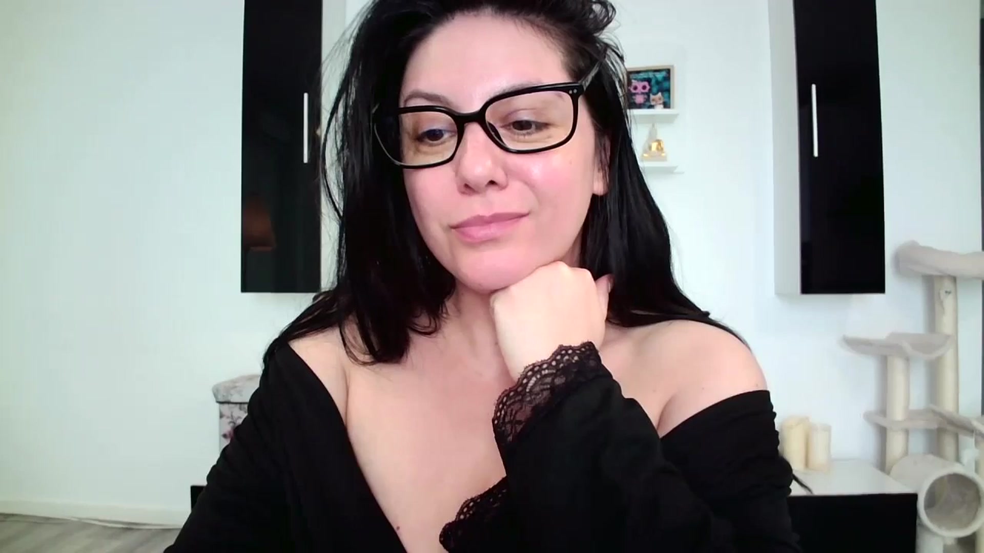 Gallery image thumbnail from SILKYWOMAN's myfreecams stream on, 05/14/2025, 10:23 image 14 of 20
