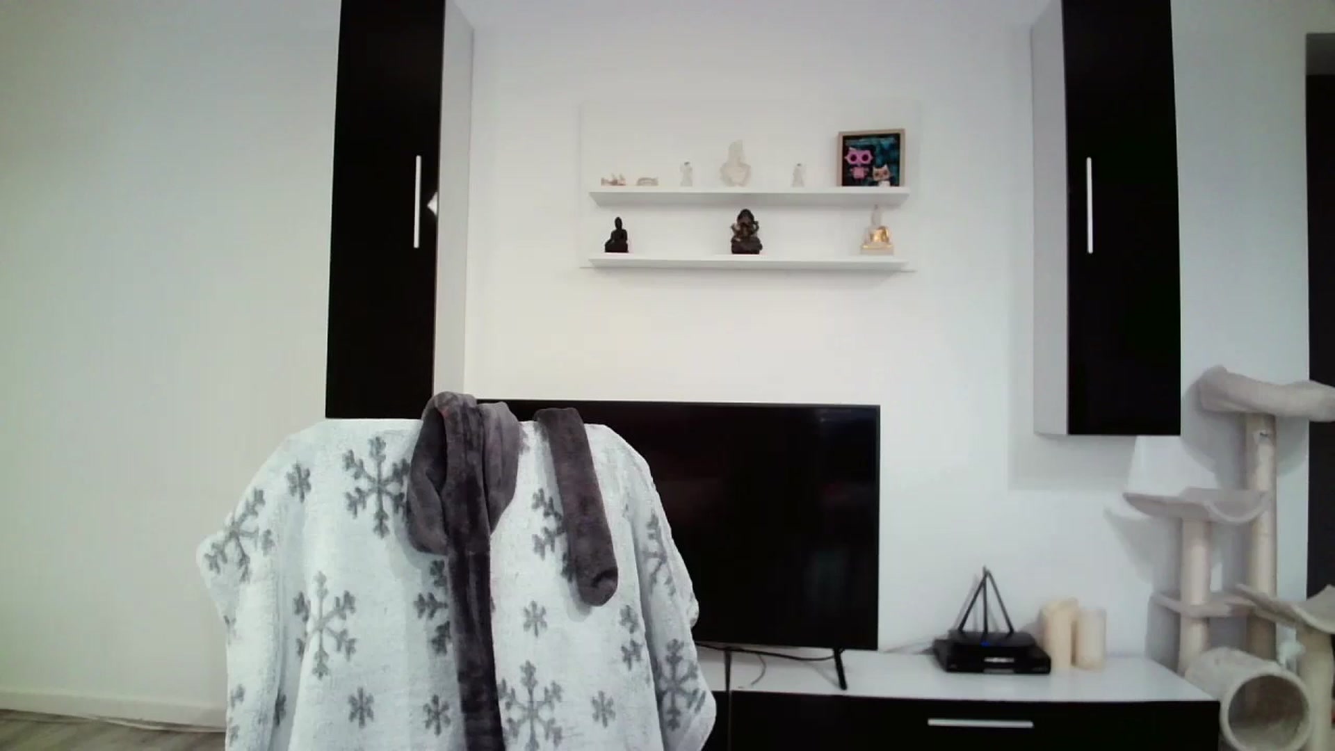 Gallery image thumbnail from SILKYWOMAN's myfreecams stream on, 05/14/2025, 17:38 image 7 of 20
