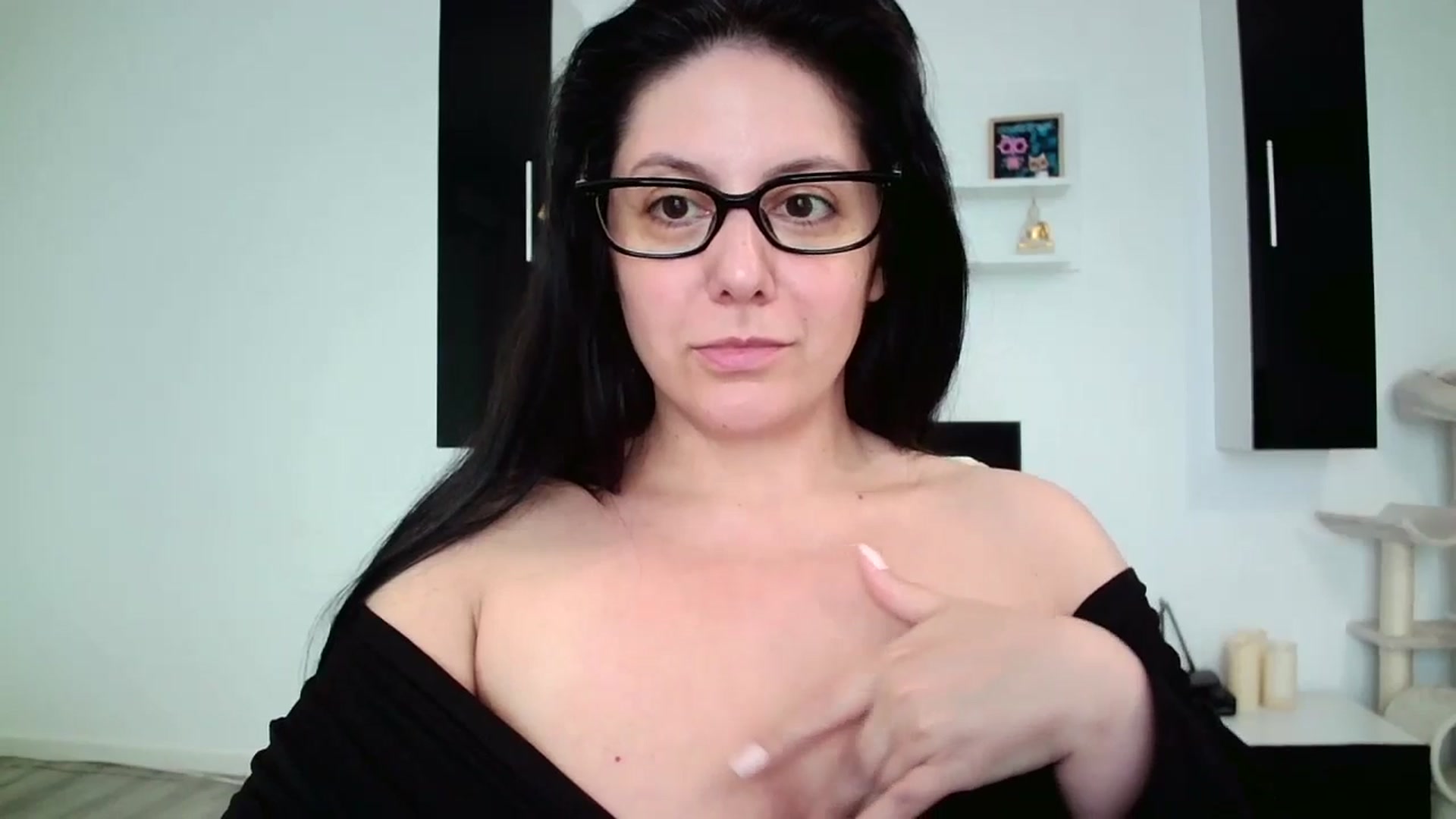 Gallery image thumbnail from SILKYWOMAN's myfreecams stream on, 05/17/2025, 13:04 image 2 of 20