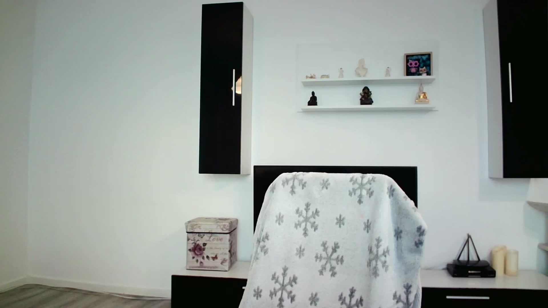 Gallery image thumbnail from SILKYWOMAN's myfreecams stream on, 05/18/2025, 16:23 image 14 of 20