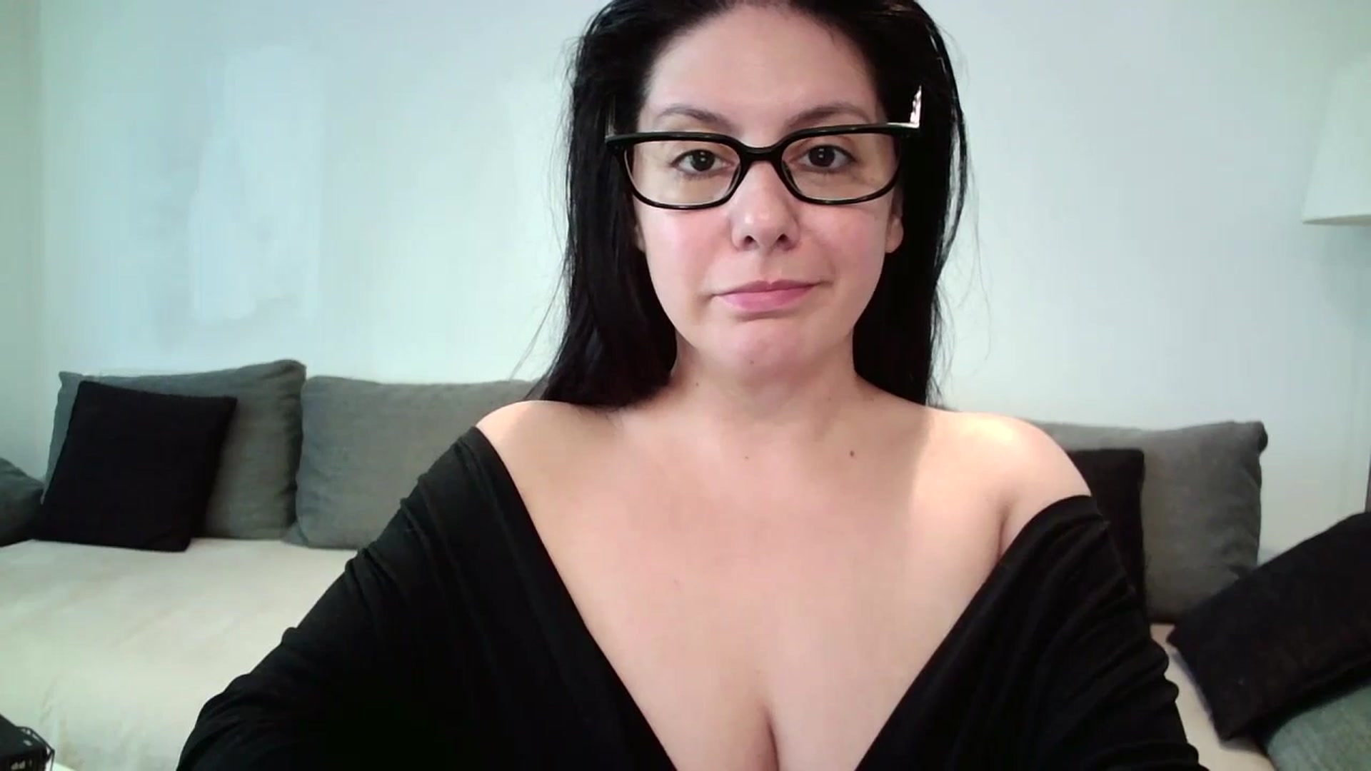 Gallery image thumbnail from SILKYWOMAN's myfreecams stream on, 05/21/2025, 16:36 image 5 of 20