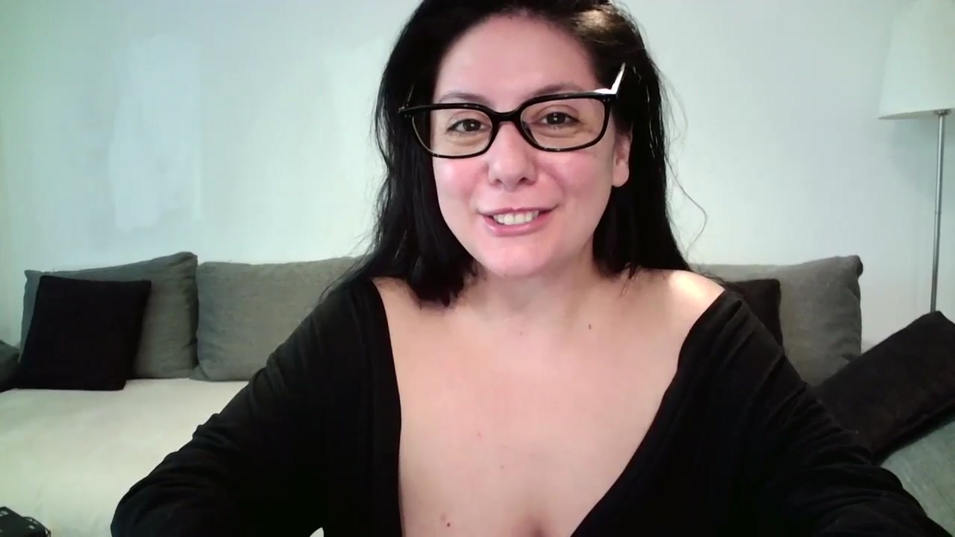 Gallery image thumbnail from SILKYWOMAN's myfreecams stream on, 05/21/2025, 18:15 image 2 of 20