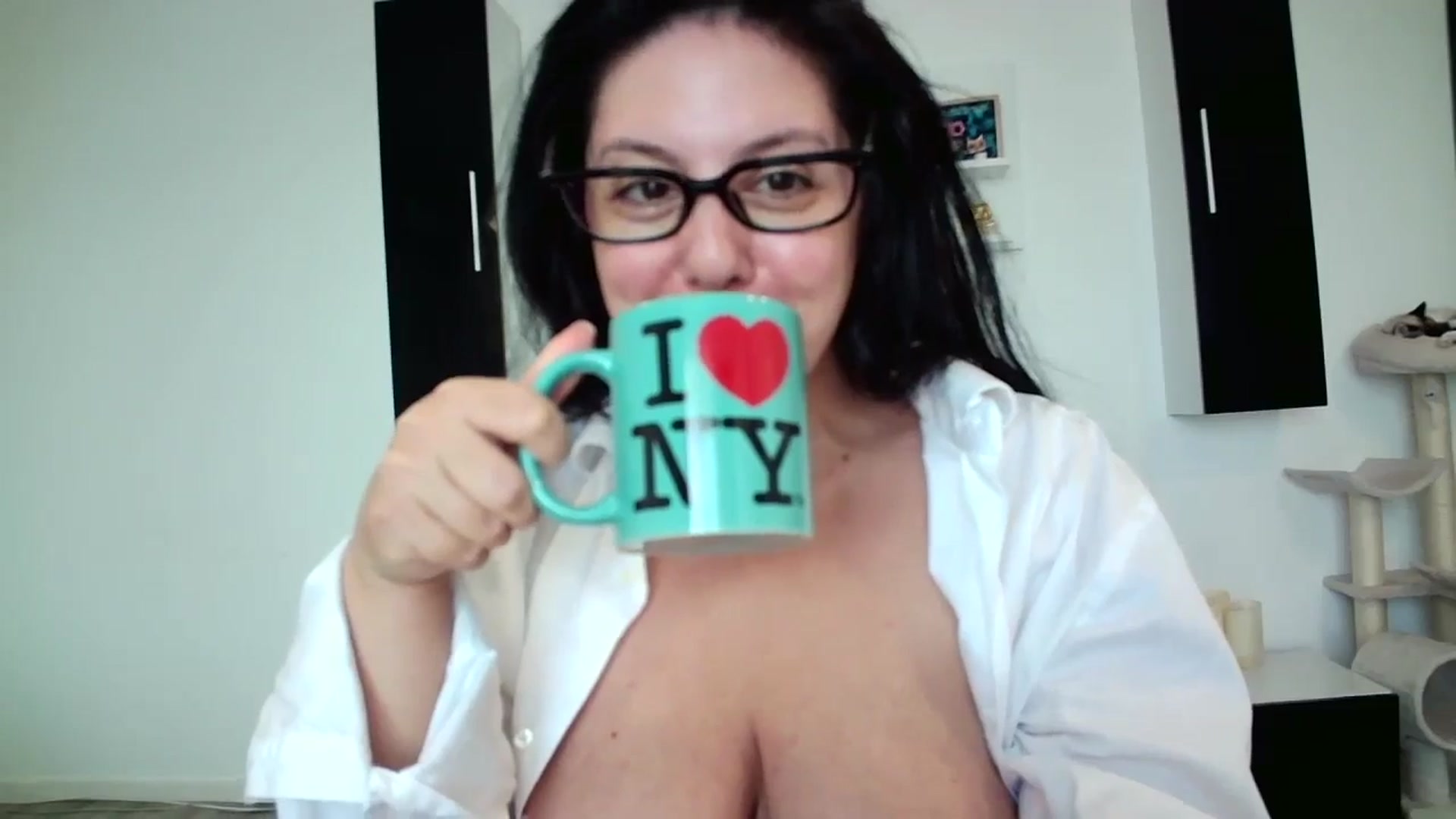 Gallery image thumbnail from SILKYWOMAN's myfreecams stream on, 06/03/2025, 12:05 image 4 of 20