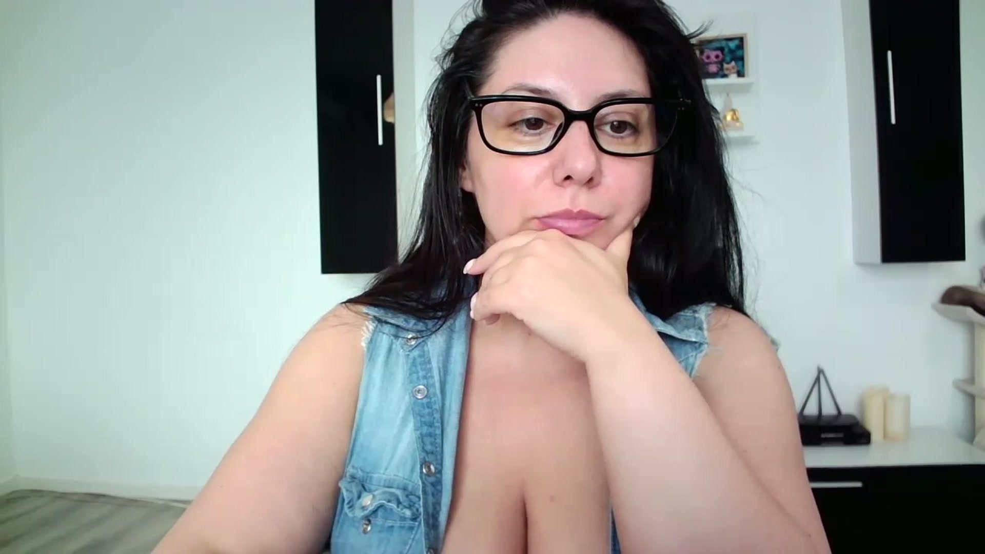 Gallery image thumbnail from SILKYWOMAN's myfreecams stream on, 06/06/2025, 13:18 image 17 of 20