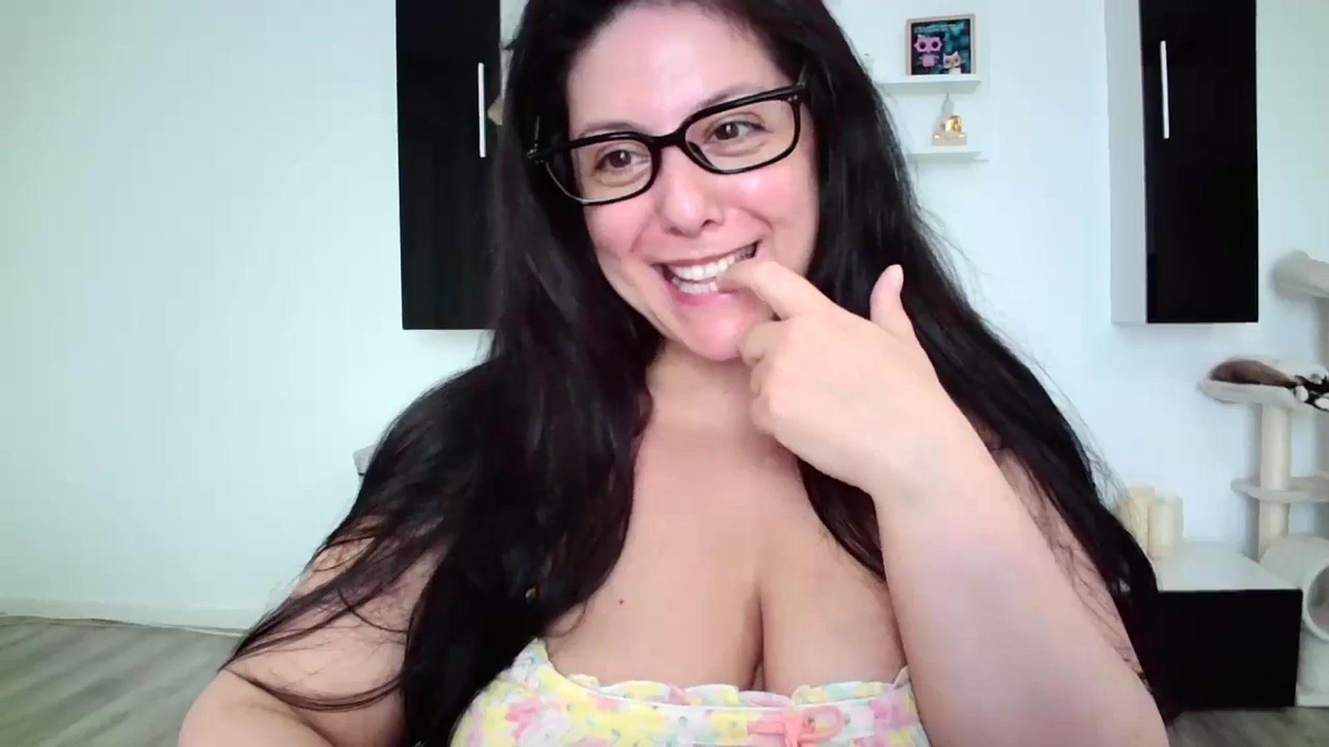 Gallery image thumbnail from SILKYWOMAN's myfreecams stream on, 06/10/2025, 09:58 image 17 of 20