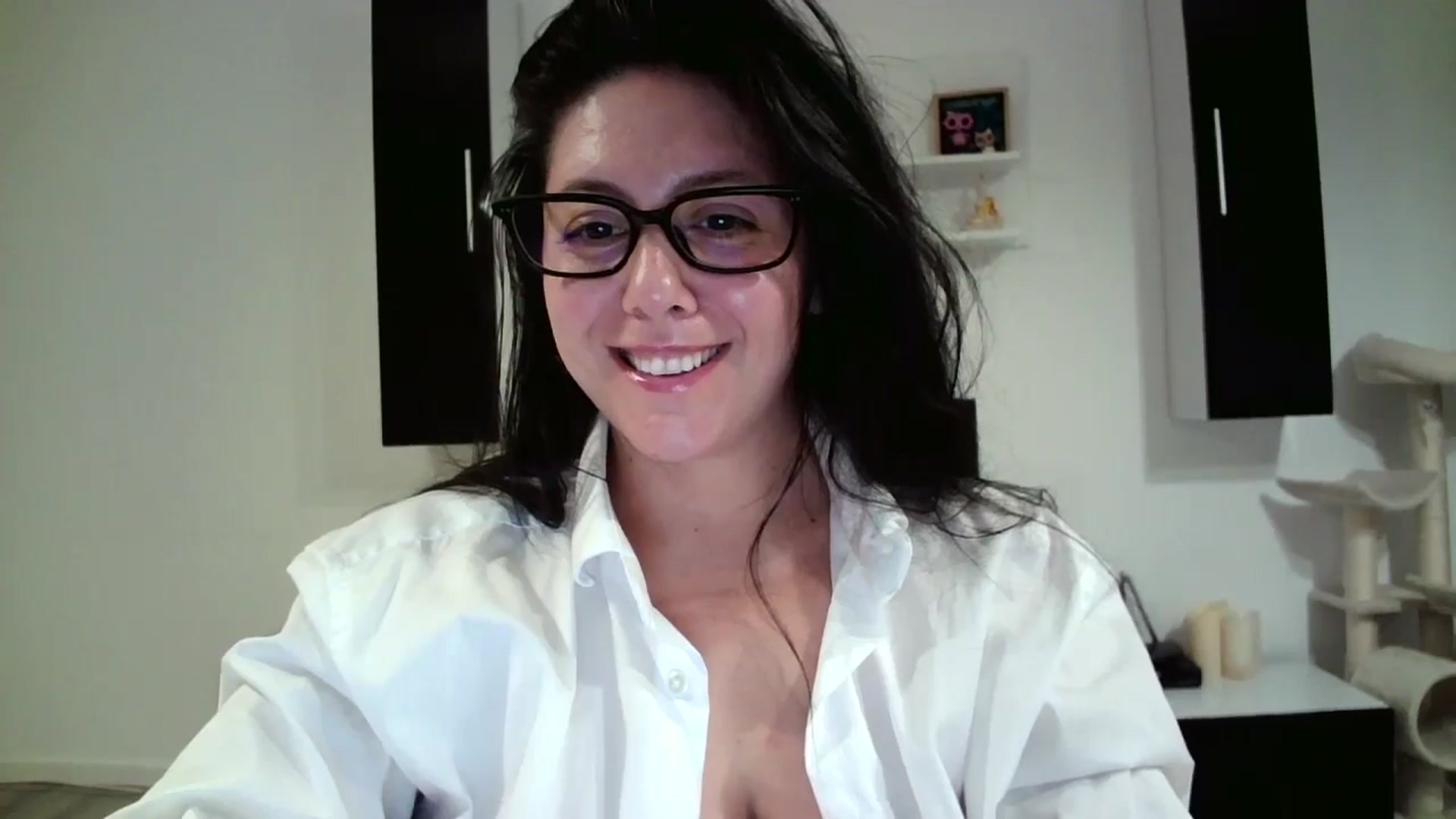 Gallery image thumbnail from SILKYWOMAN's myfreecams stream on, 06/12/2025, 19:40 image 6 of 20