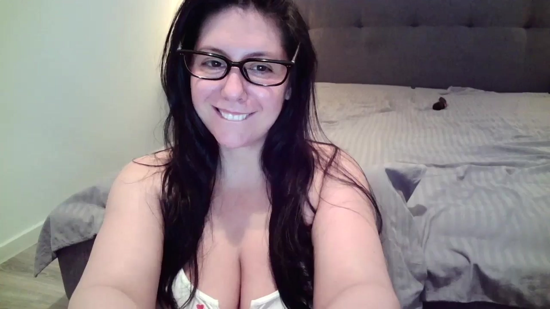 Gallery image thumbnail from SILKYWOMAN's myfreecams stream on, 06/16/2025, 14:13 image 10 of 20
