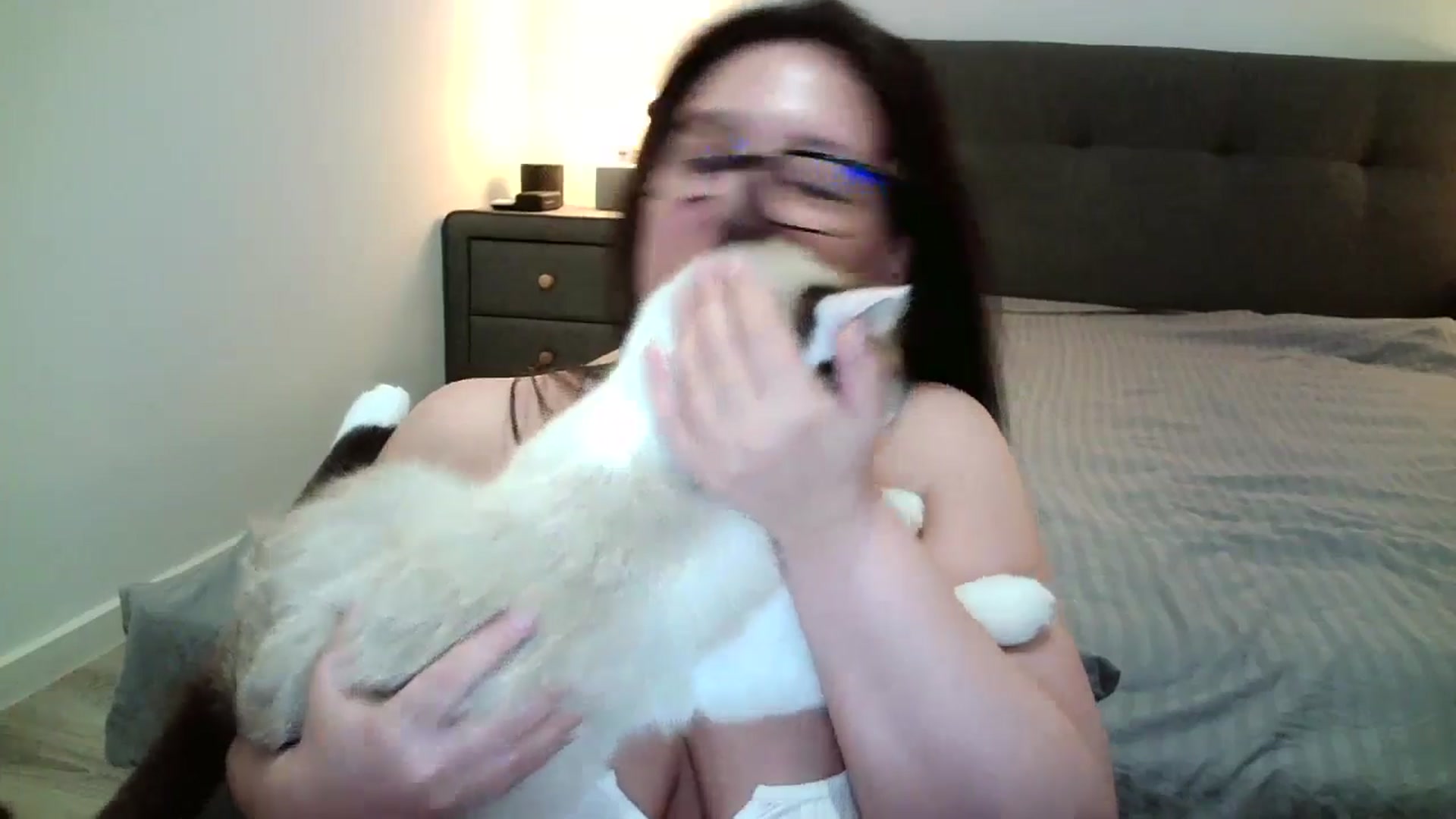 Gallery image thumbnail from SILKYWOMAN's myfreecams stream on, 06/20/2025, 19:23 image 16 of 20