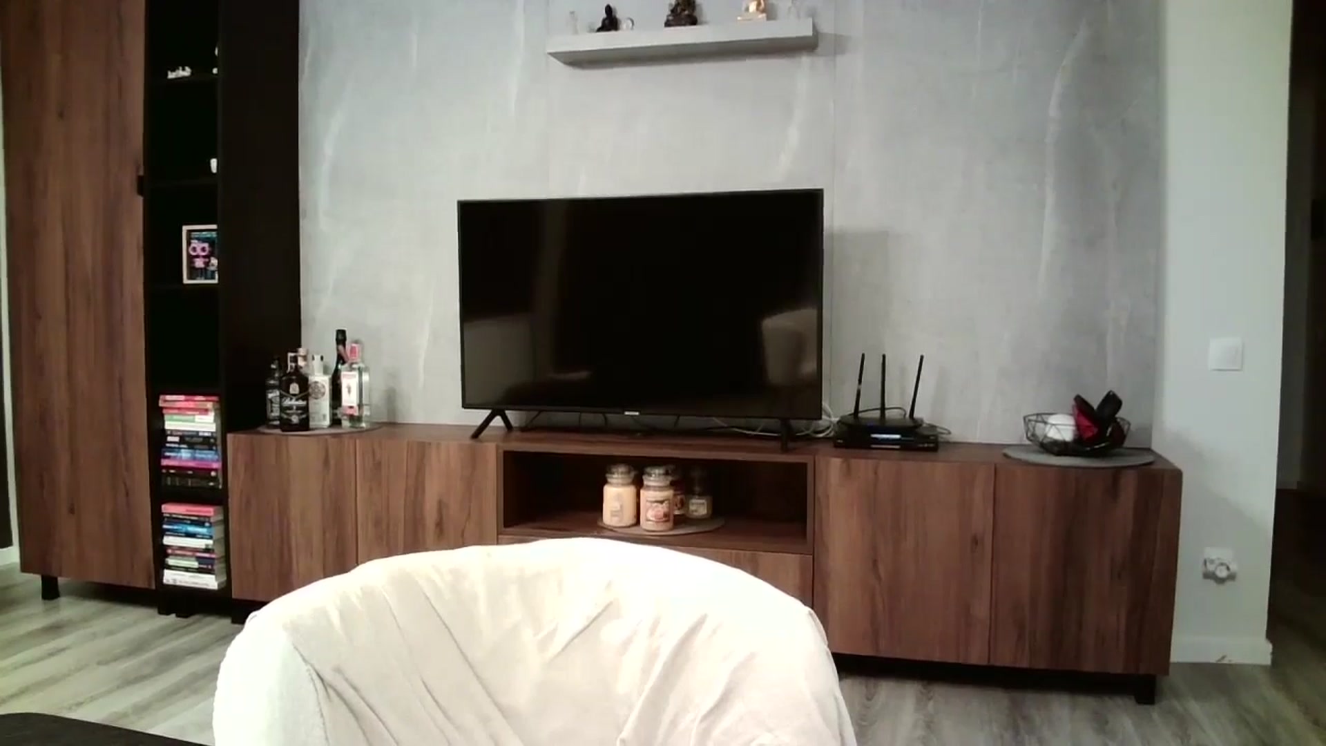 Gallery image thumbnail from SILKYWOMAN's myfreecams stream on, 07/11/2025, 19:09 image 14 of 20