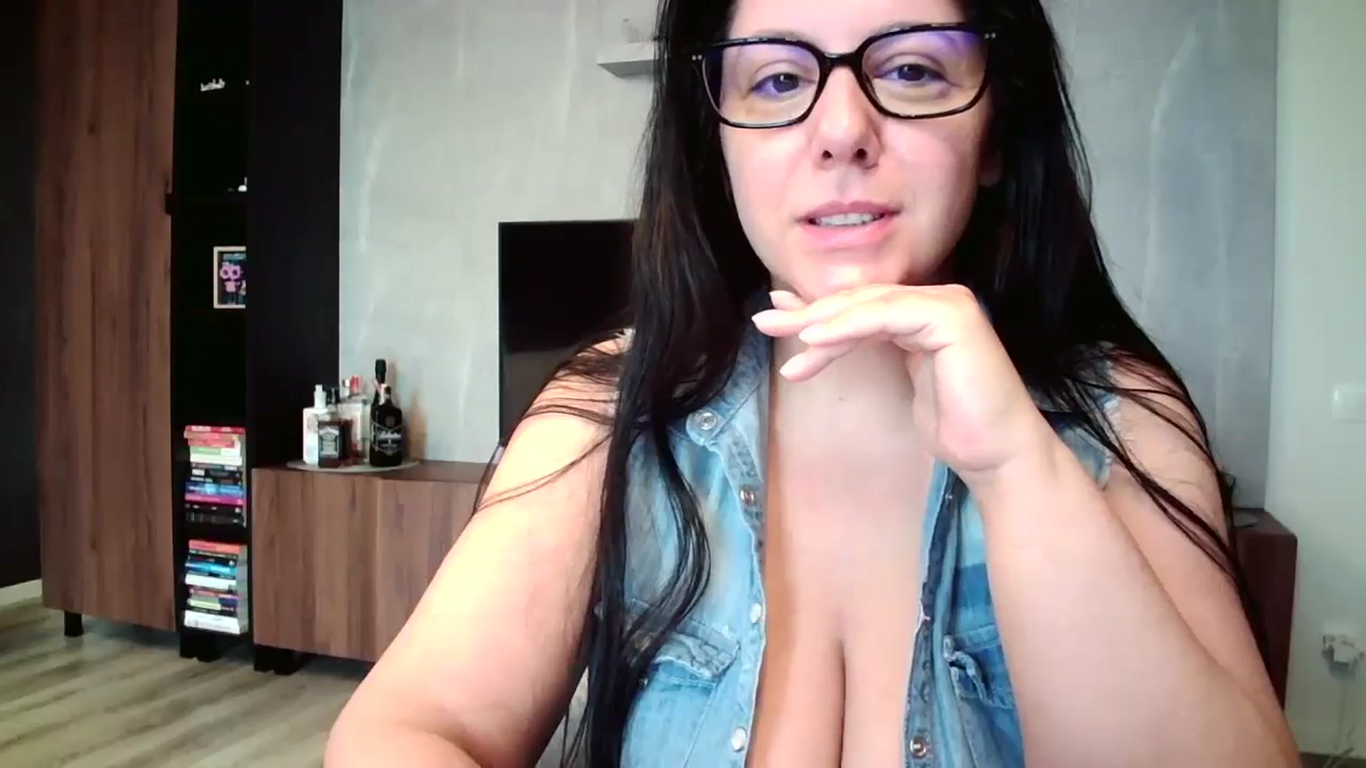 Gallery image thumbnail from SILKYWOMAN's myfreecams stream on, 07/15/2025, 07:08 image 7 of 20
