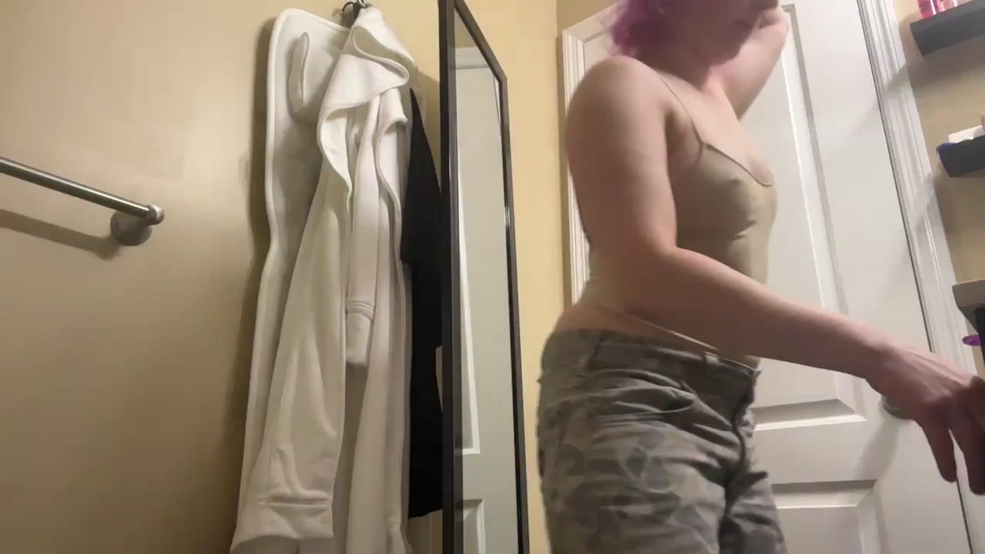 Gallery image thumbnail from SL00T's myfreecams stream on, 02/22/2026, 07:41 image 1 of 20