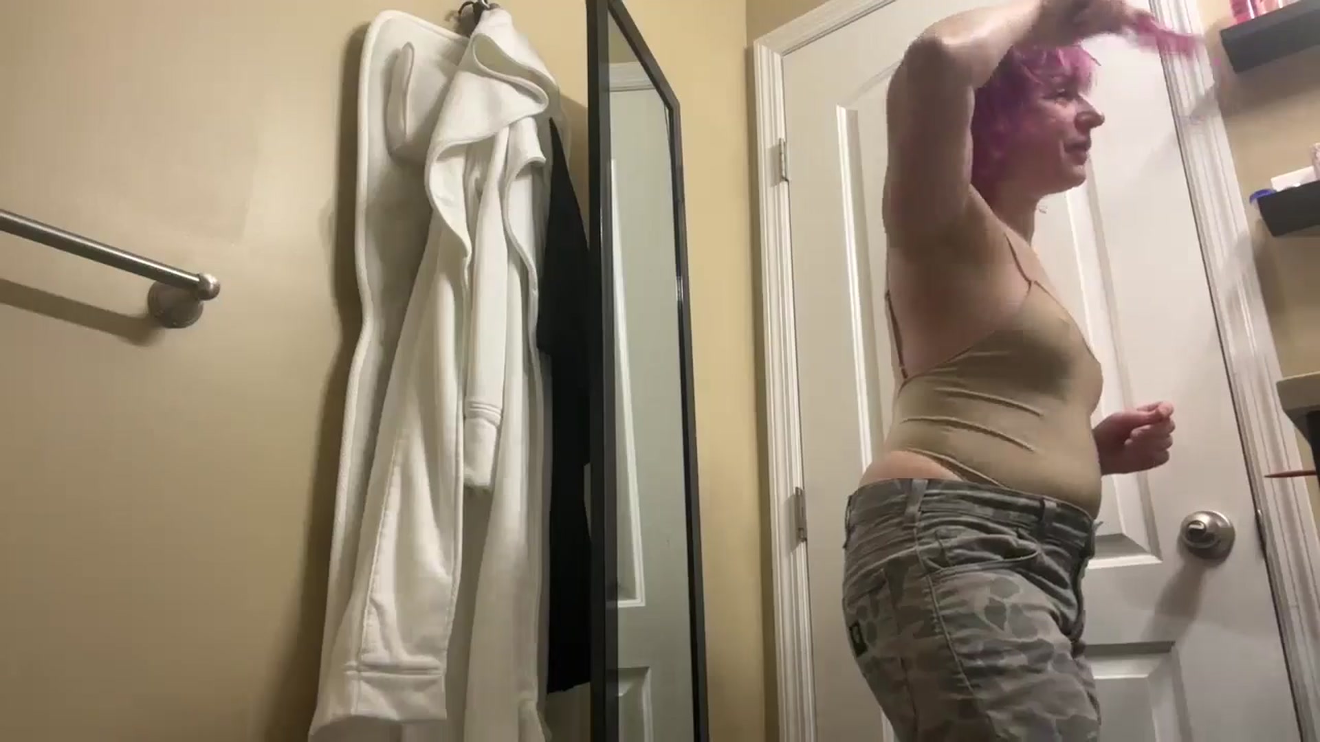 Gallery image thumbnail from SL00T's myfreecams stream on, 02/22/2026, 07:41 image 17 of 20