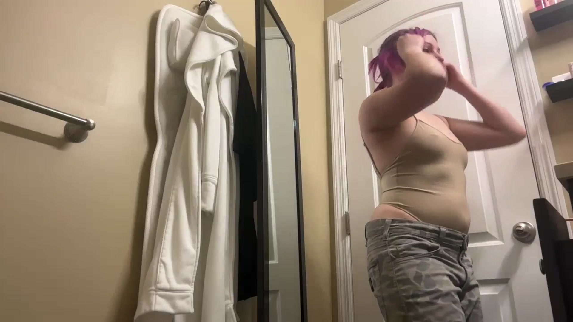 Gallery image thumbnail from SL00T's myfreecams stream on, 02/22/2026, 07:41 image 11 of 20
