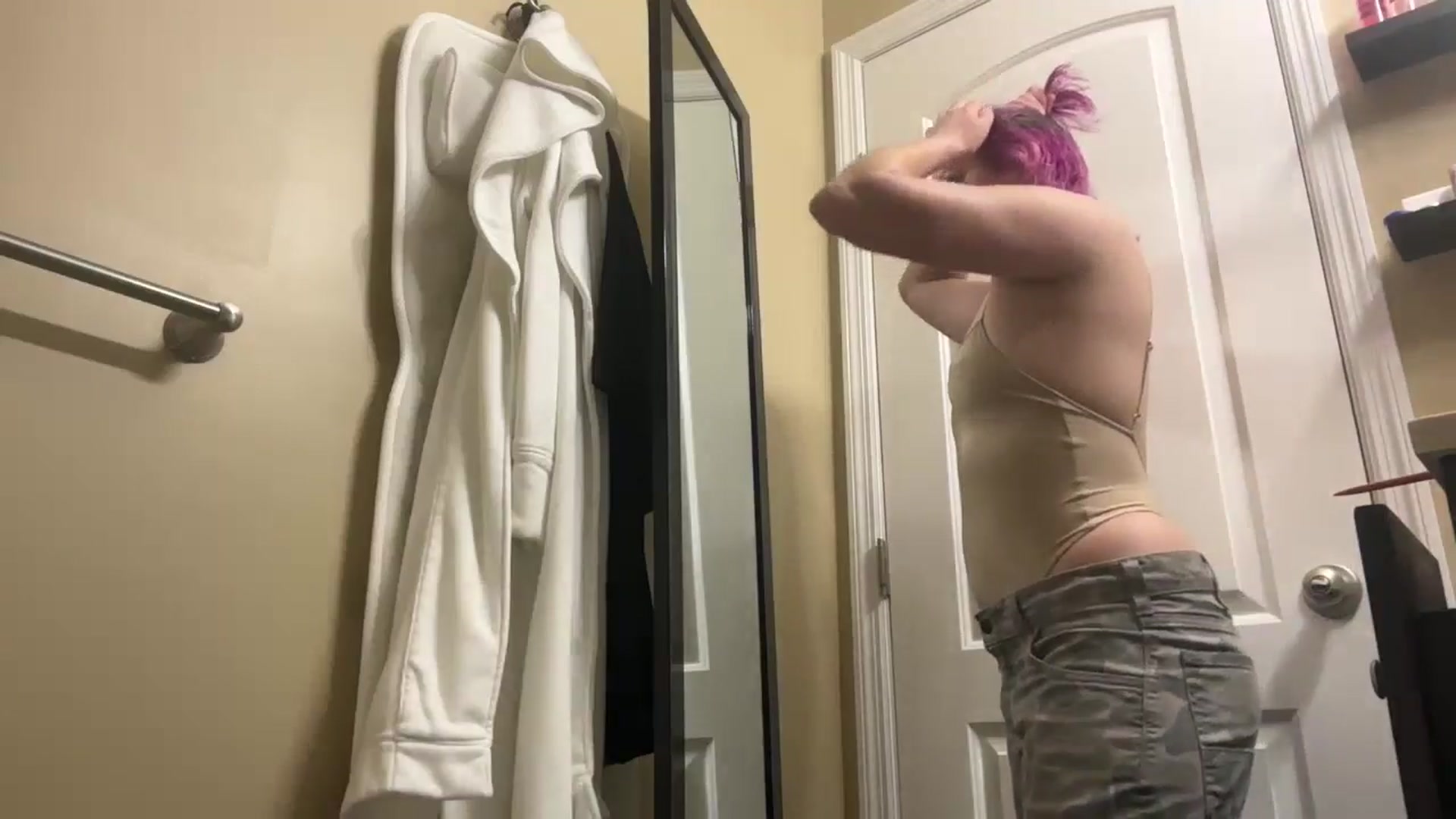 Gallery image thumbnail from SL00T's myfreecams stream on, 02/22/2026, 07:41 image 2 of 20