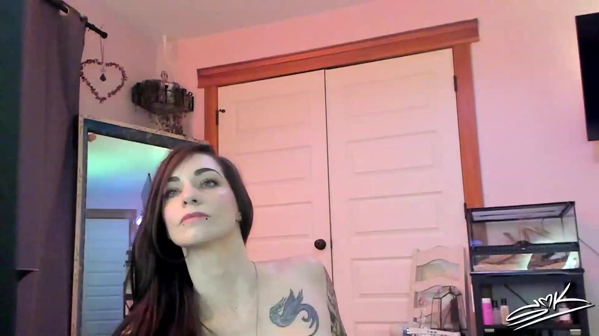 Gallery image thumbnail from SMKitties's myfreecams stream on, 11/26/2022, 02:05 image 15 of 20