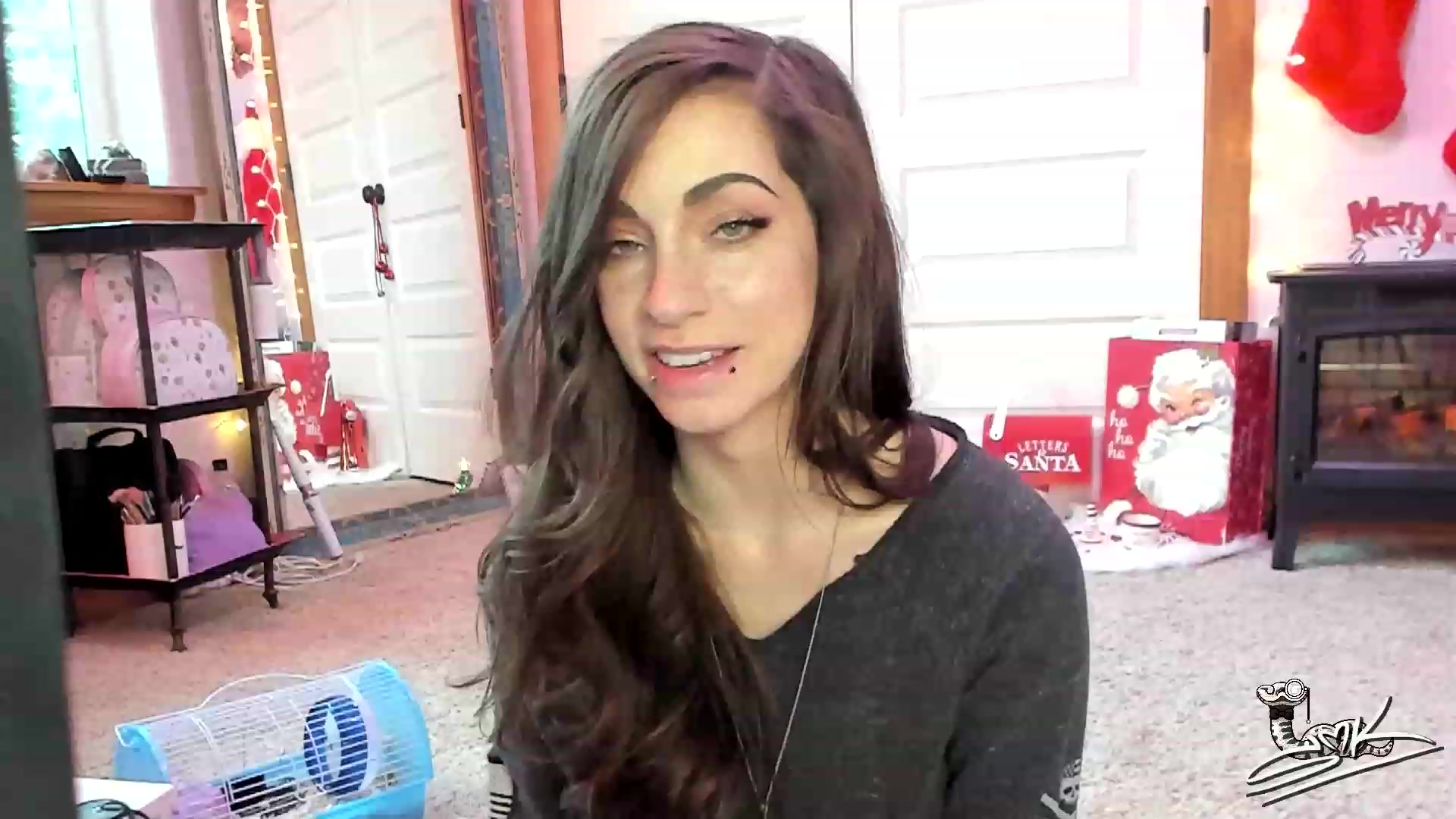 Gallery image thumbnail from SMKitties's myfreecams stream on, 12/06/2022, 19:23 image 6 of 20