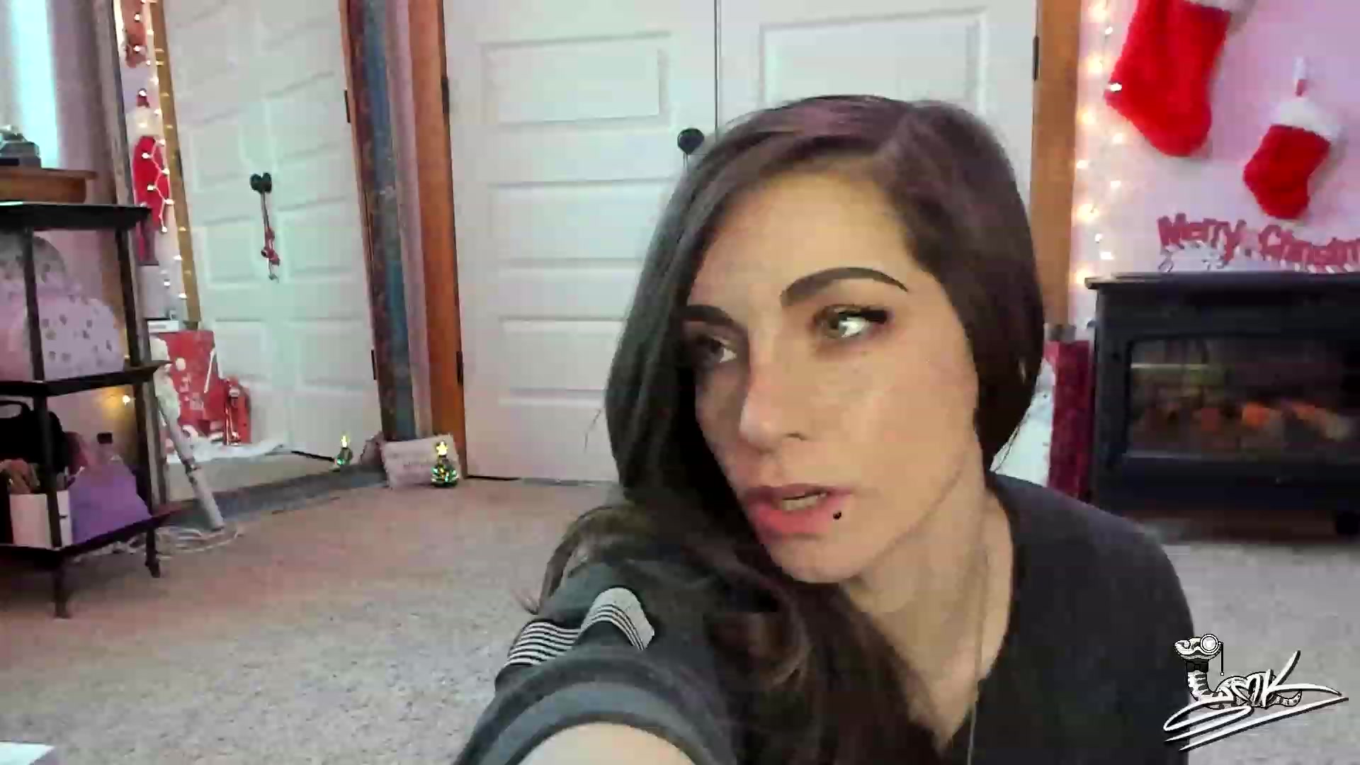 Gallery image thumbnail from SMKitties's myfreecams stream on, 12/06/2022, 19:23 image 17 of 20