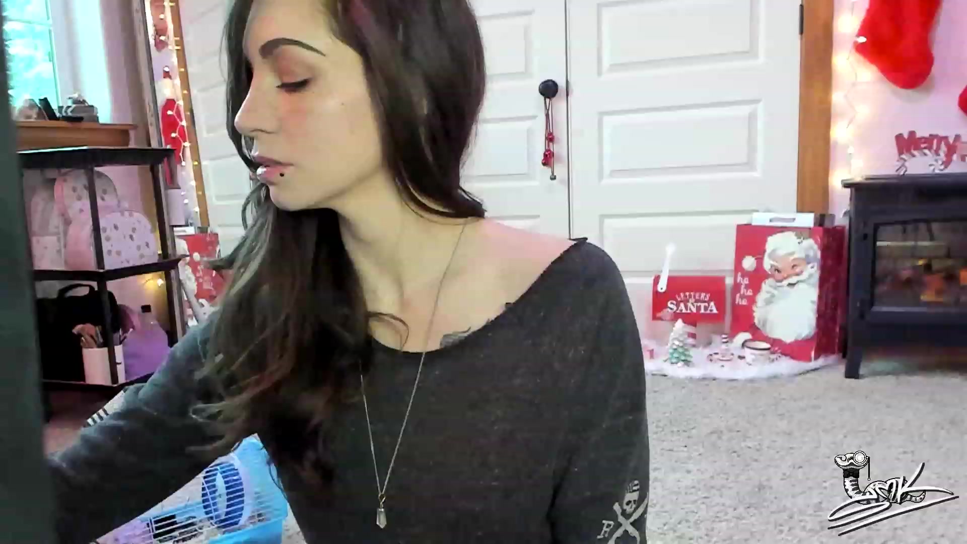 Gallery image thumbnail from SMKitties's myfreecams stream on, 12/06/2022, 19:23 image 8 of 20