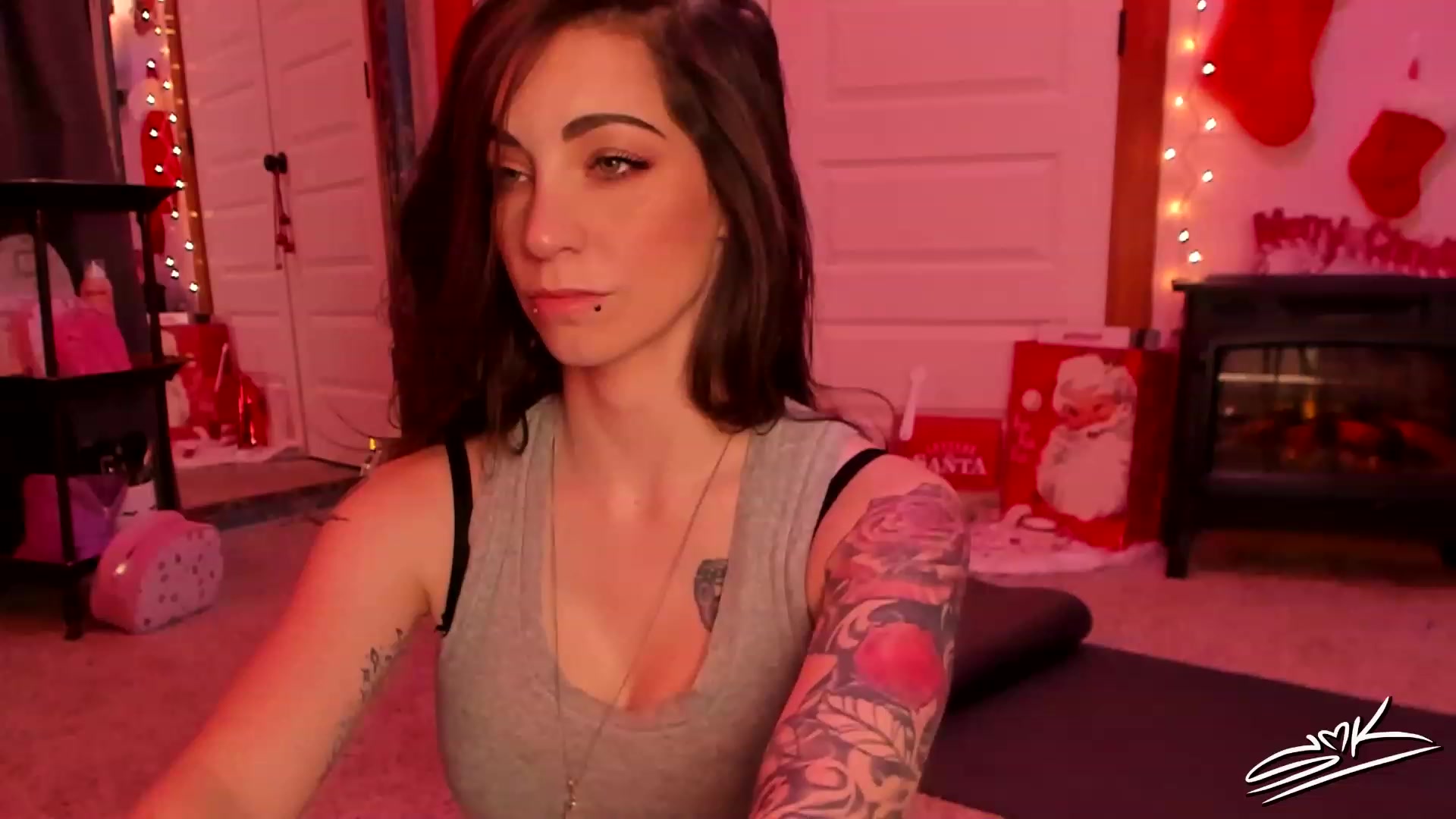 Gallery image thumbnail from SMKitties's myfreecams stream on, 12/07/2022, 18:38 image 3 of 20