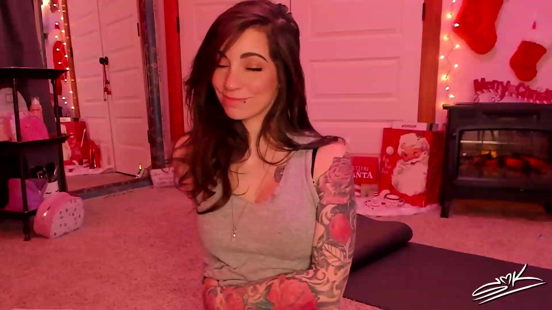 Gallery image thumbnail from SMKitties's myfreecams stream on, 12/07/2022, 18:38 image 1 of 20