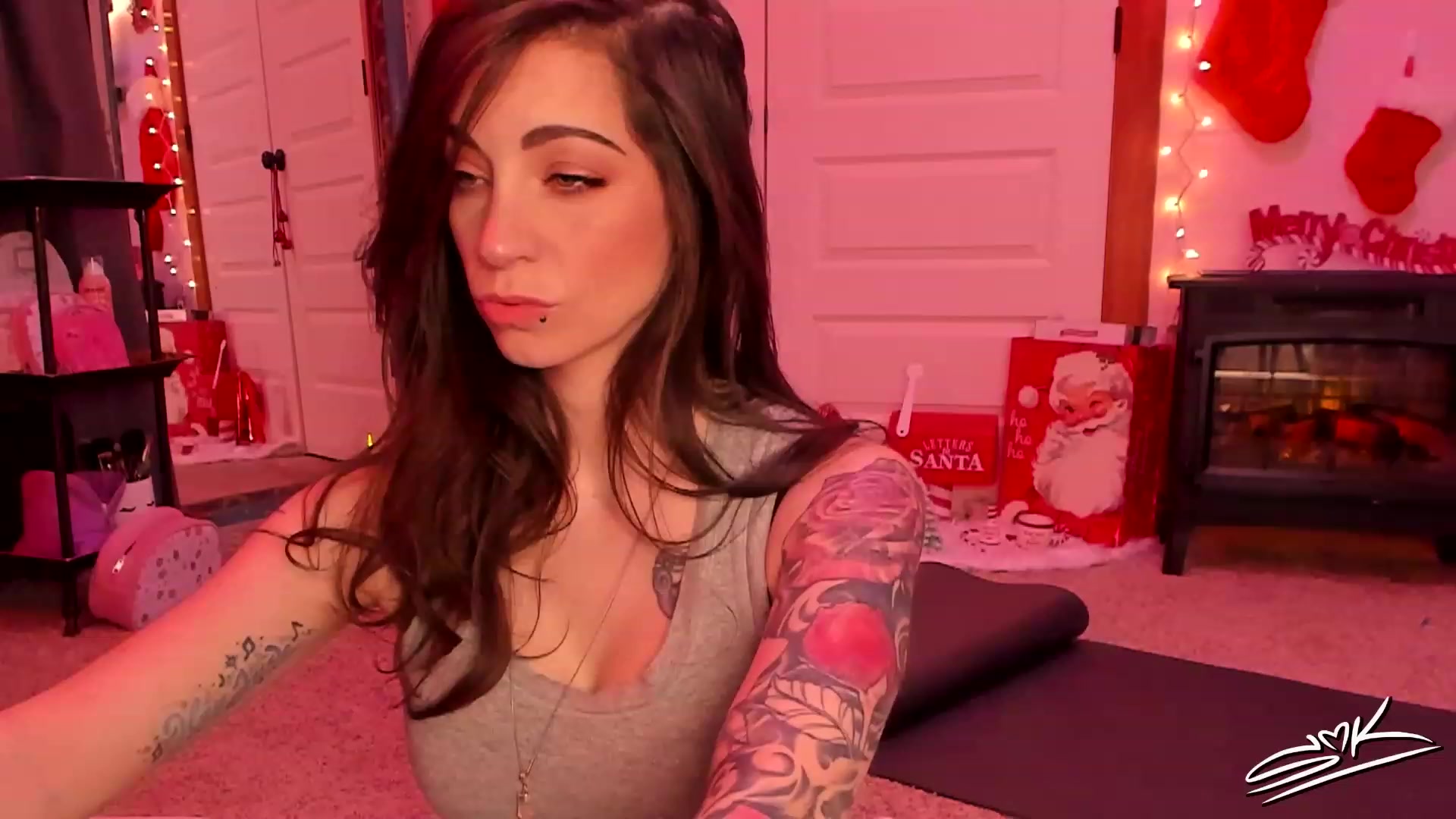 Gallery image thumbnail from SMKitties's myfreecams stream on, 12/07/2022, 18:38 image 2 of 20