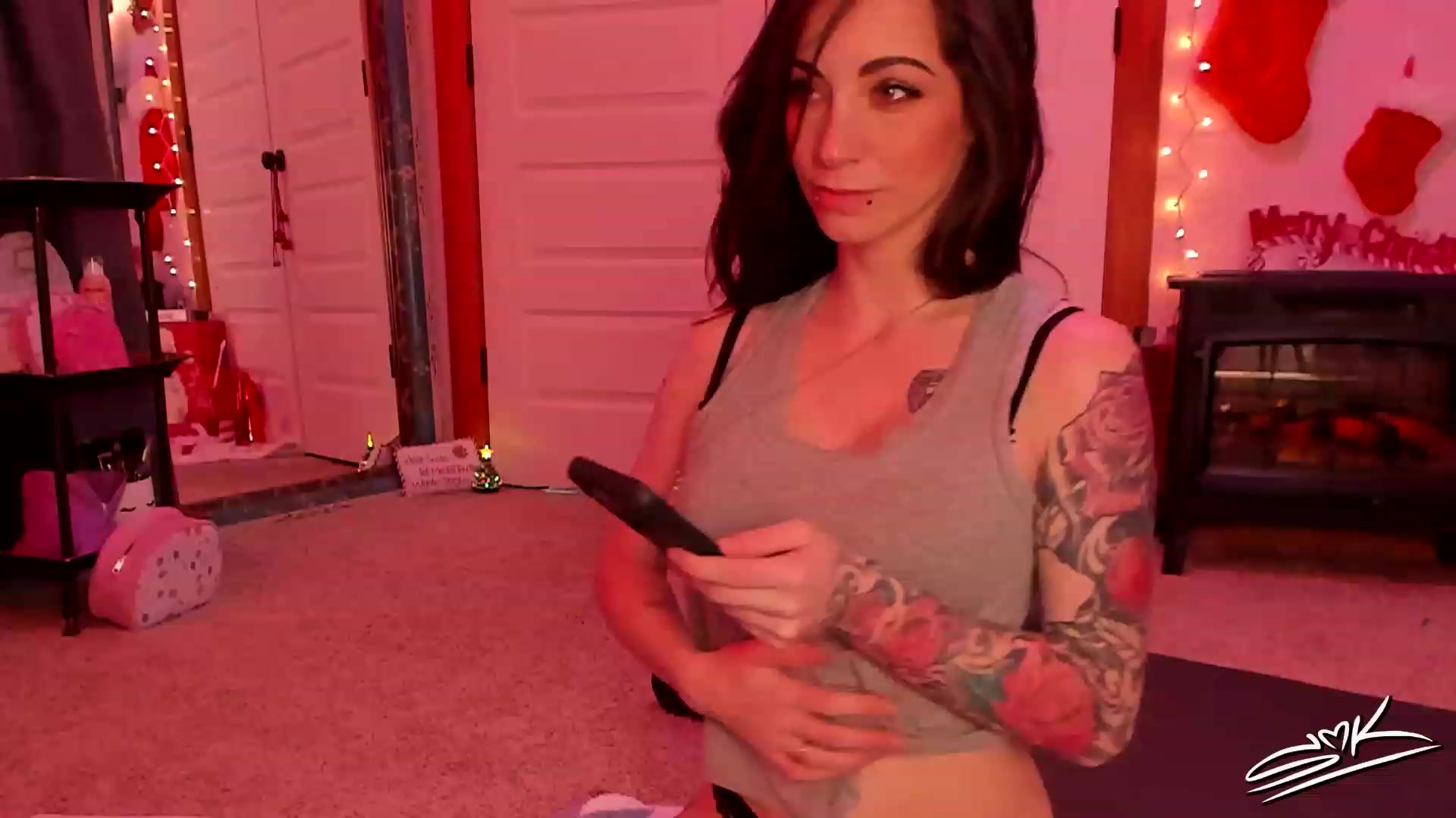 Gallery image thumbnail from SMKitties's myfreecams stream on, 12/07/2022, 18:38 image 4 of 20