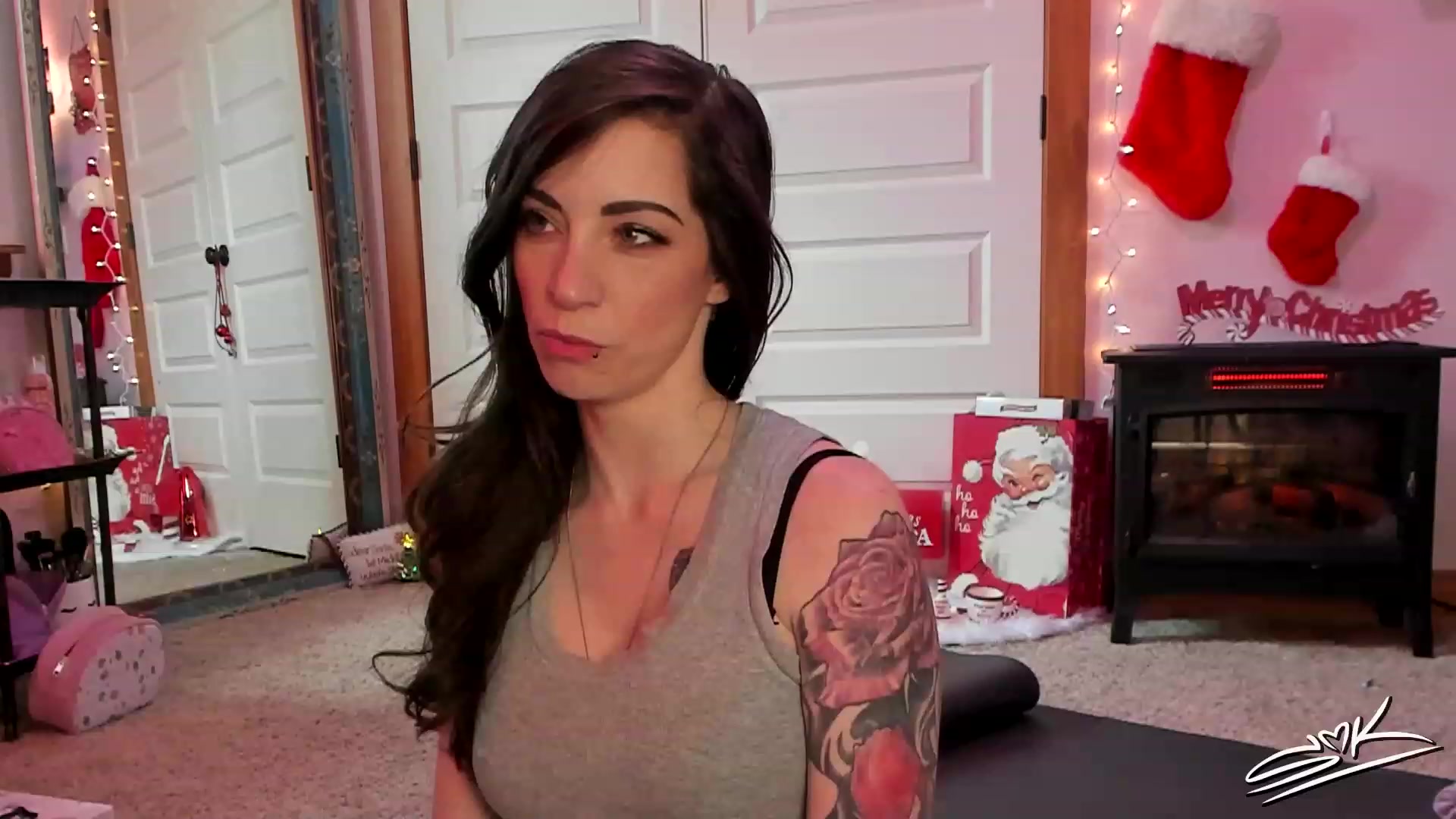 Gallery image thumbnail from SMKitties's myfreecams stream on, 12/07/2022, 19:30 image 17 of 20