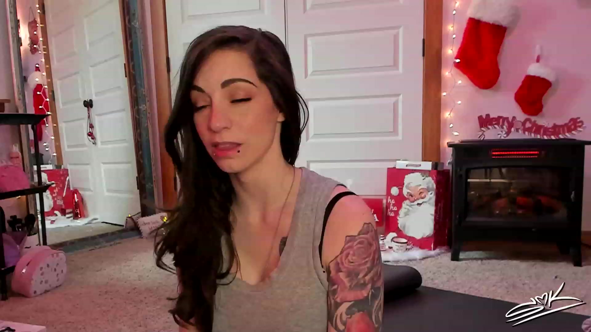 Gallery image thumbnail from SMKitties's myfreecams stream on, 12/07/2022, 19:30 image 20 of 20