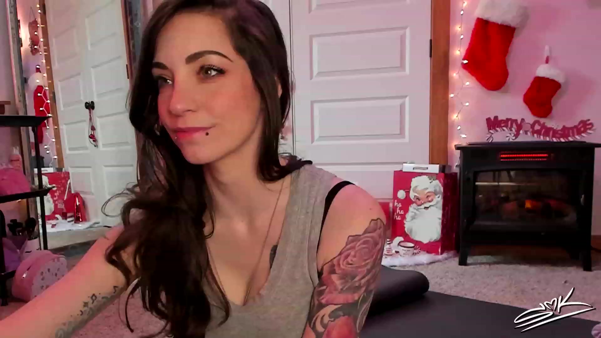 Gallery image thumbnail from SMKitties's myfreecams stream on, 12/07/2022, 19:30 image 6 of 20
