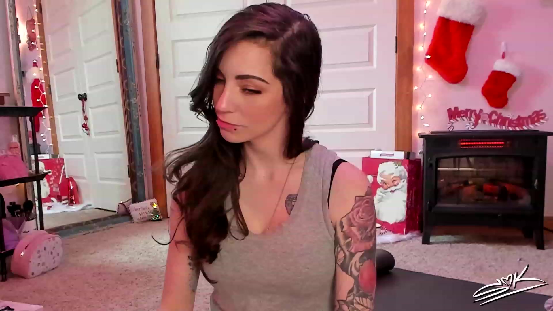 Gallery image thumbnail from SMKitties's myfreecams stream on, 12/07/2022, 19:30 image 7 of 20