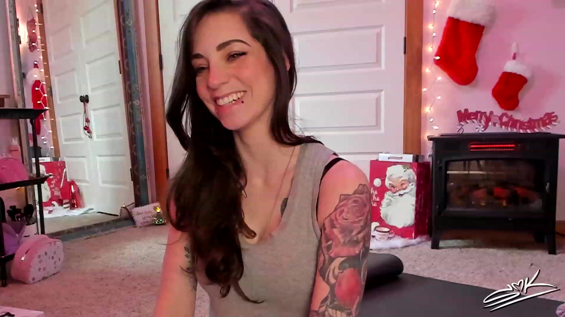 Gallery image thumbnail from SMKitties's myfreecams stream on, 12/07/2022, 19:30 image 13 of 20