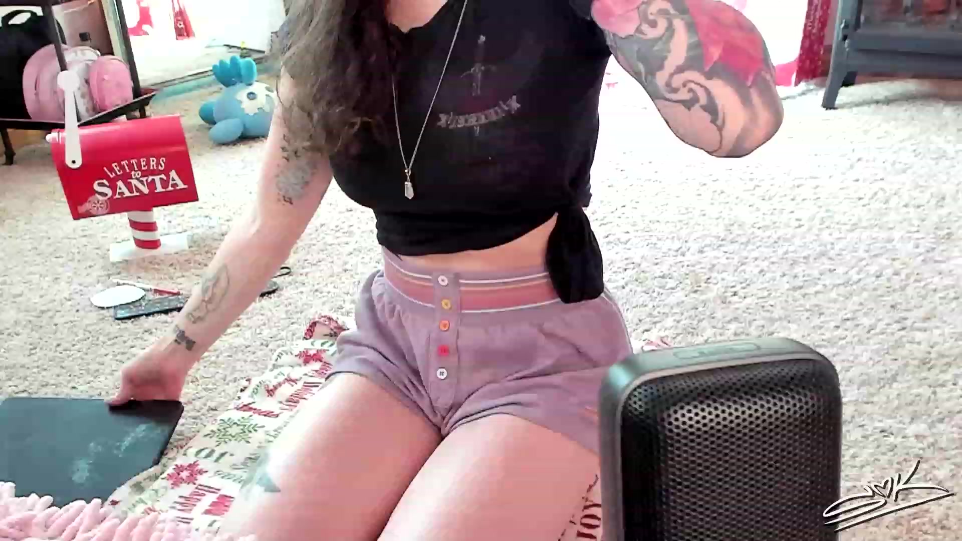 Gallery image thumbnail from SMKitties's myfreecams stream on, 12/09/2022, 19:49 image 17 of 20