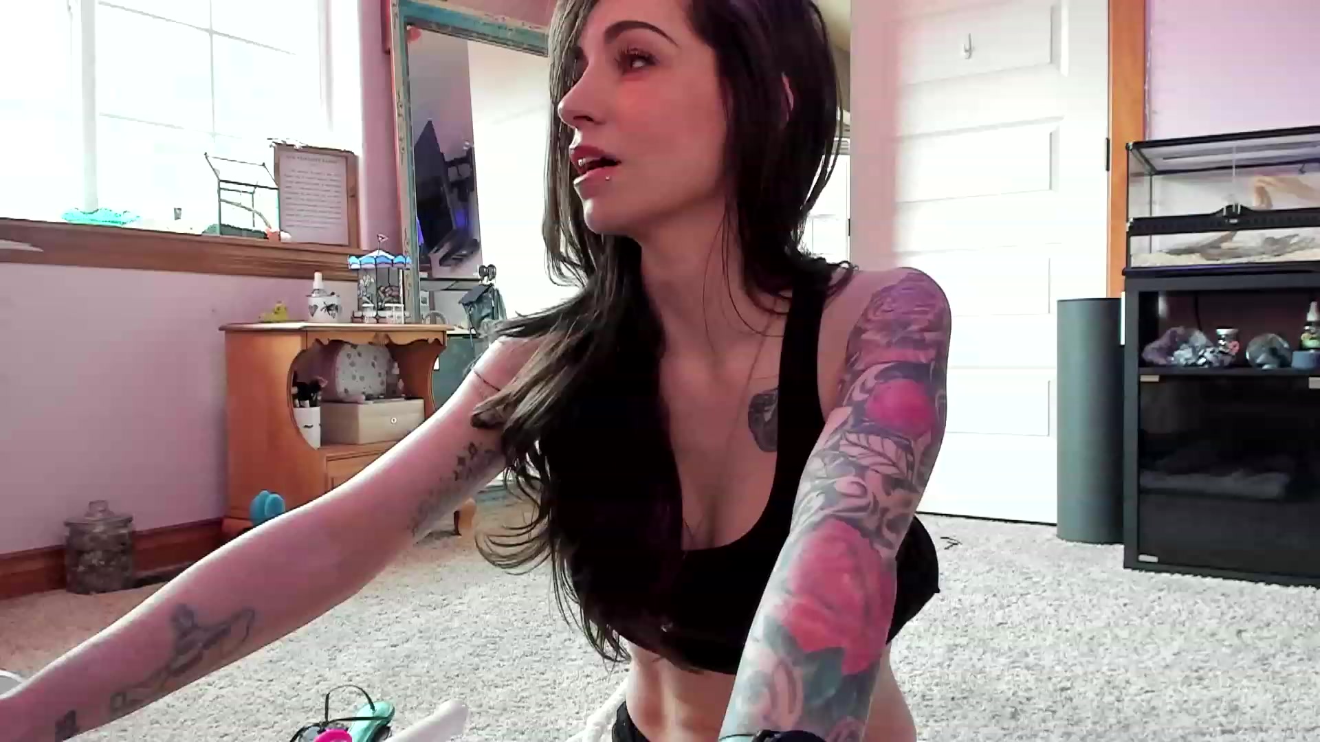 Gallery image thumbnail from SMKitties's myfreecams stream on, 03/13/2023, 21:09 image 1 of 20